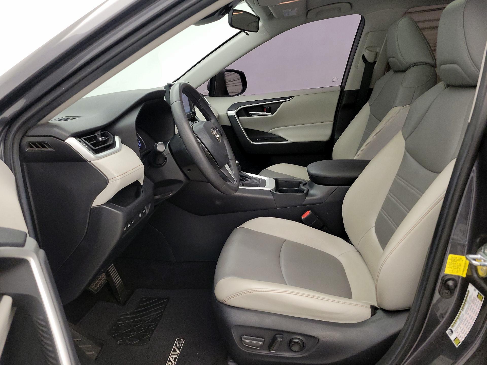 Thumbnail: 2021 Toyota RAV4 - 11