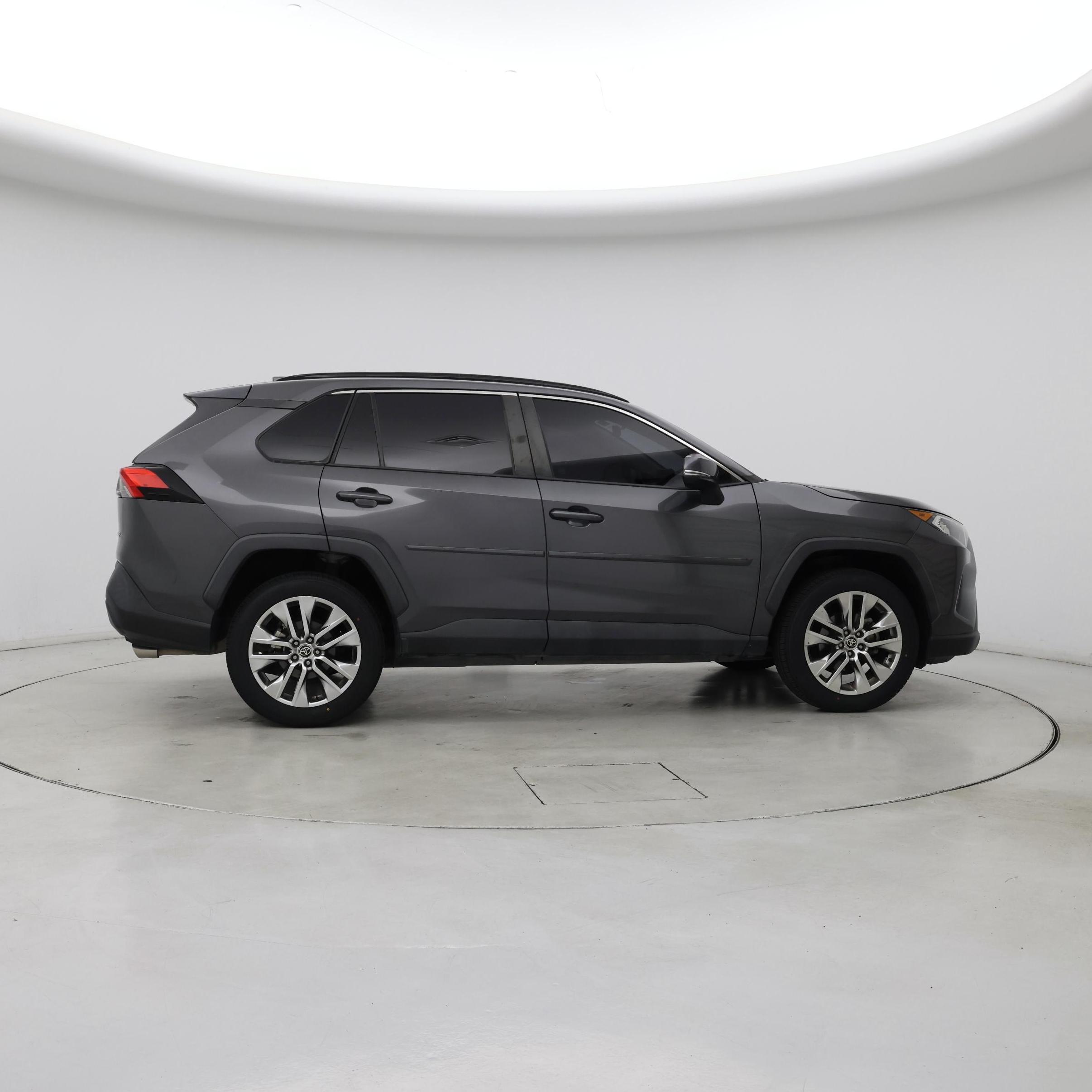 Thumbnail: 2021 Toyota RAV4 - 7