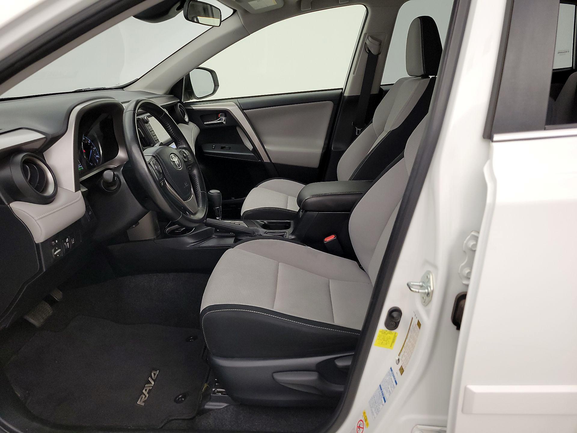 Thumbnail: 2018 Toyota RAV4 - 11