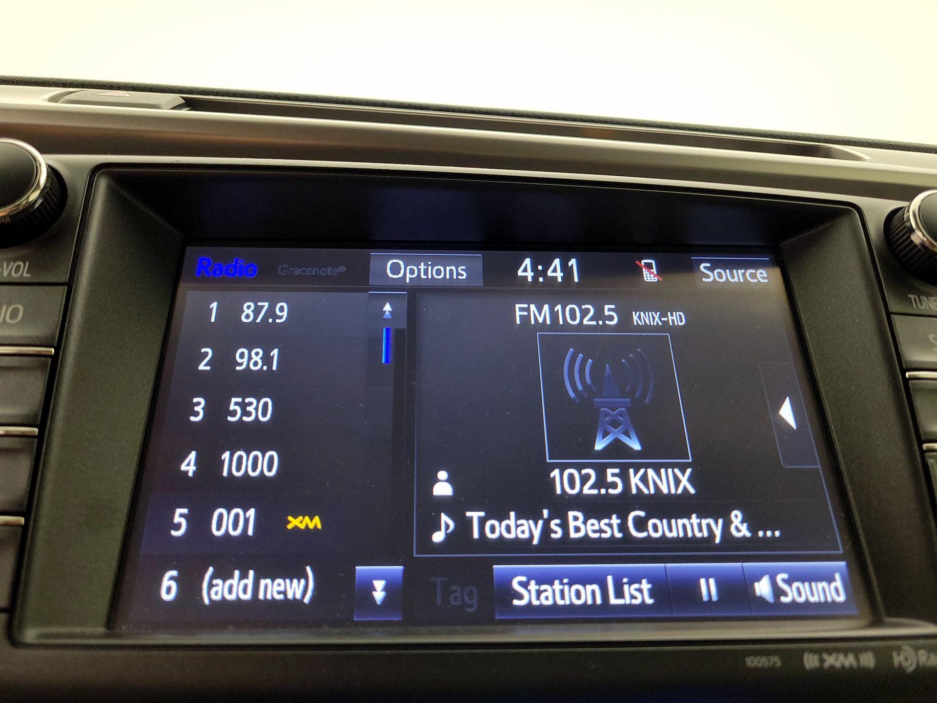 Thumbnail: 2018 Toyota RAV4 - 15