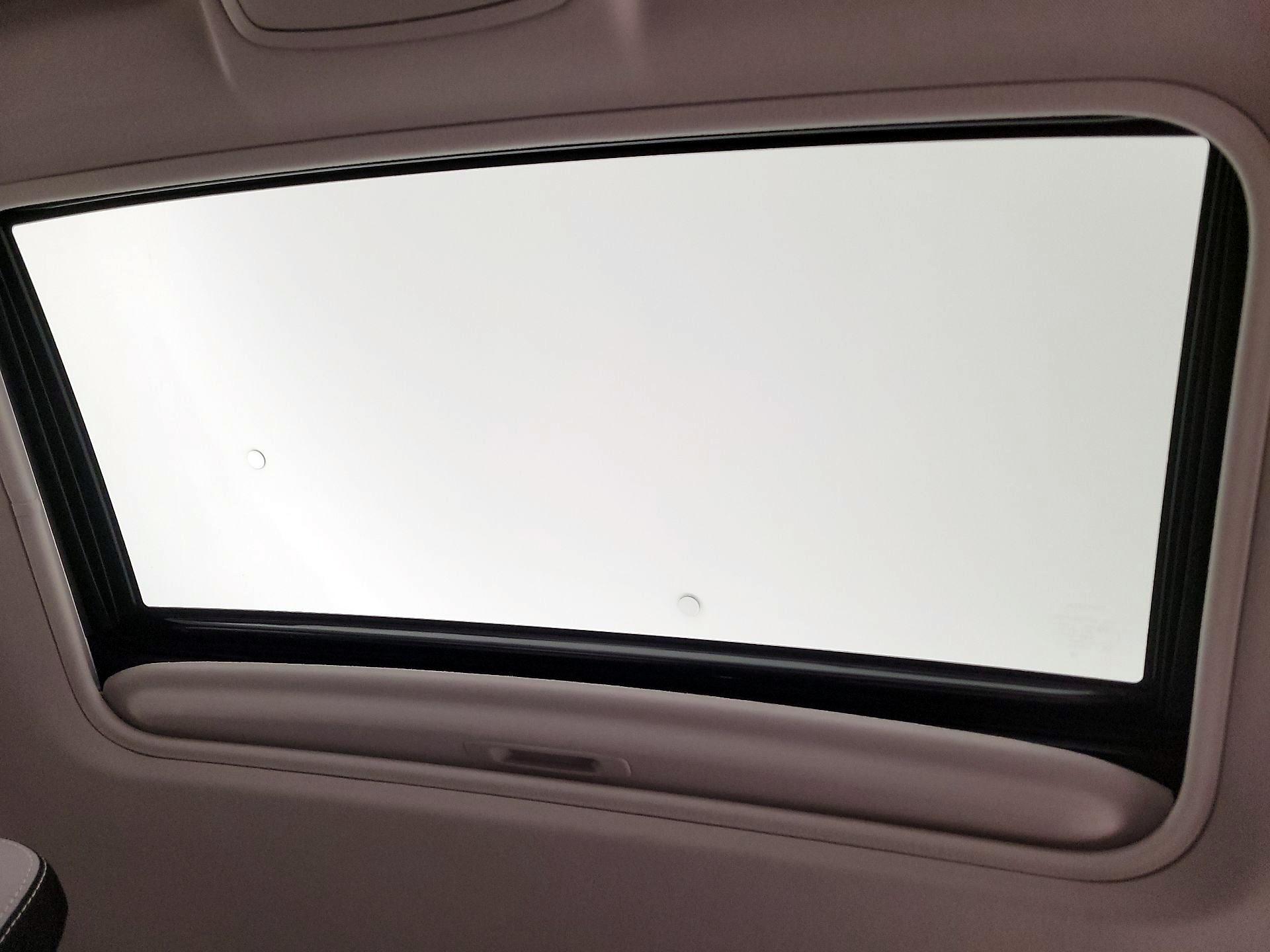 Thumbnail: 2018 Toyota RAV4 - 19