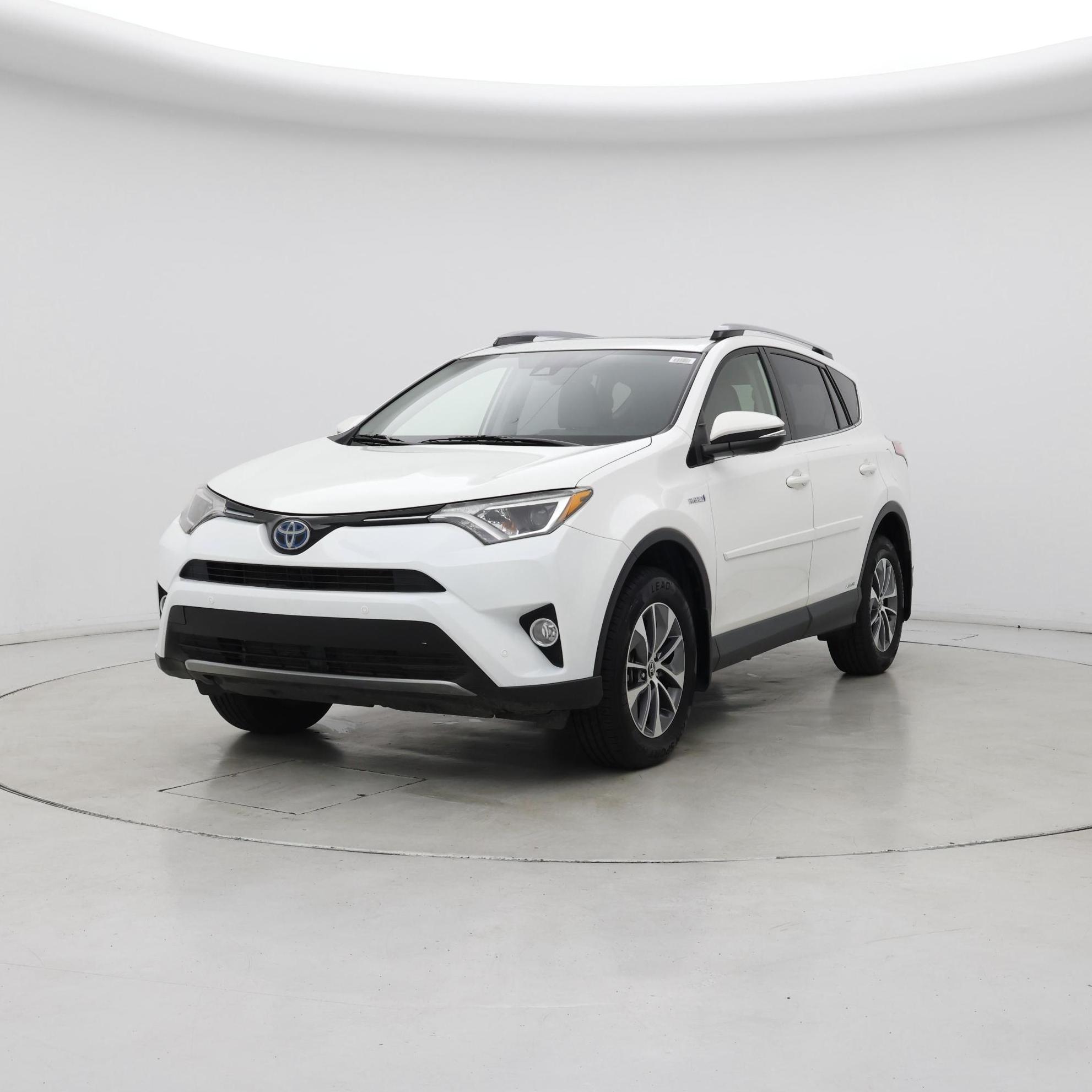 Thumbnail: 2018 Toyota RAV4 - 4