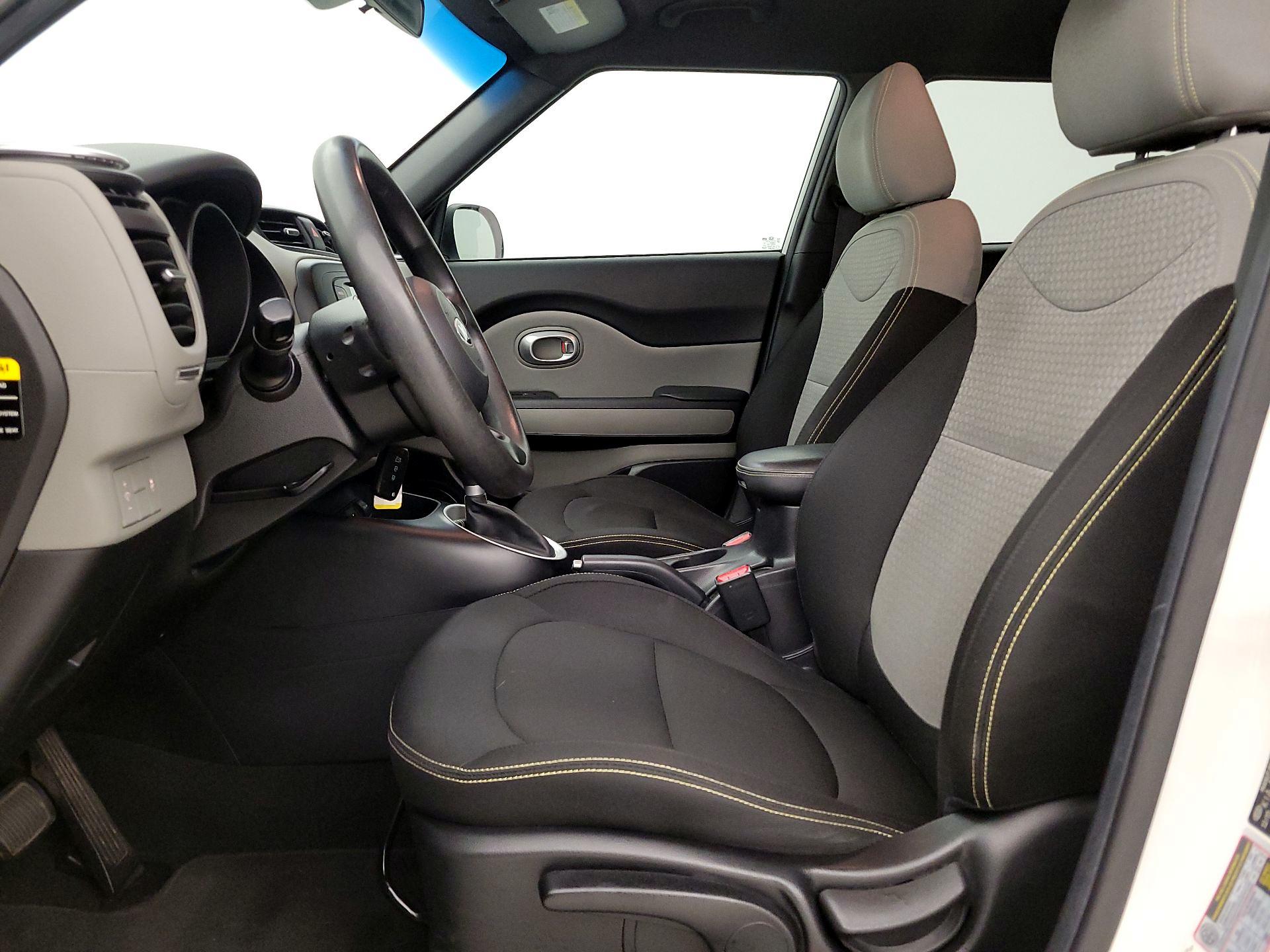 Thumbnail: 2016 Kia Soul - 11