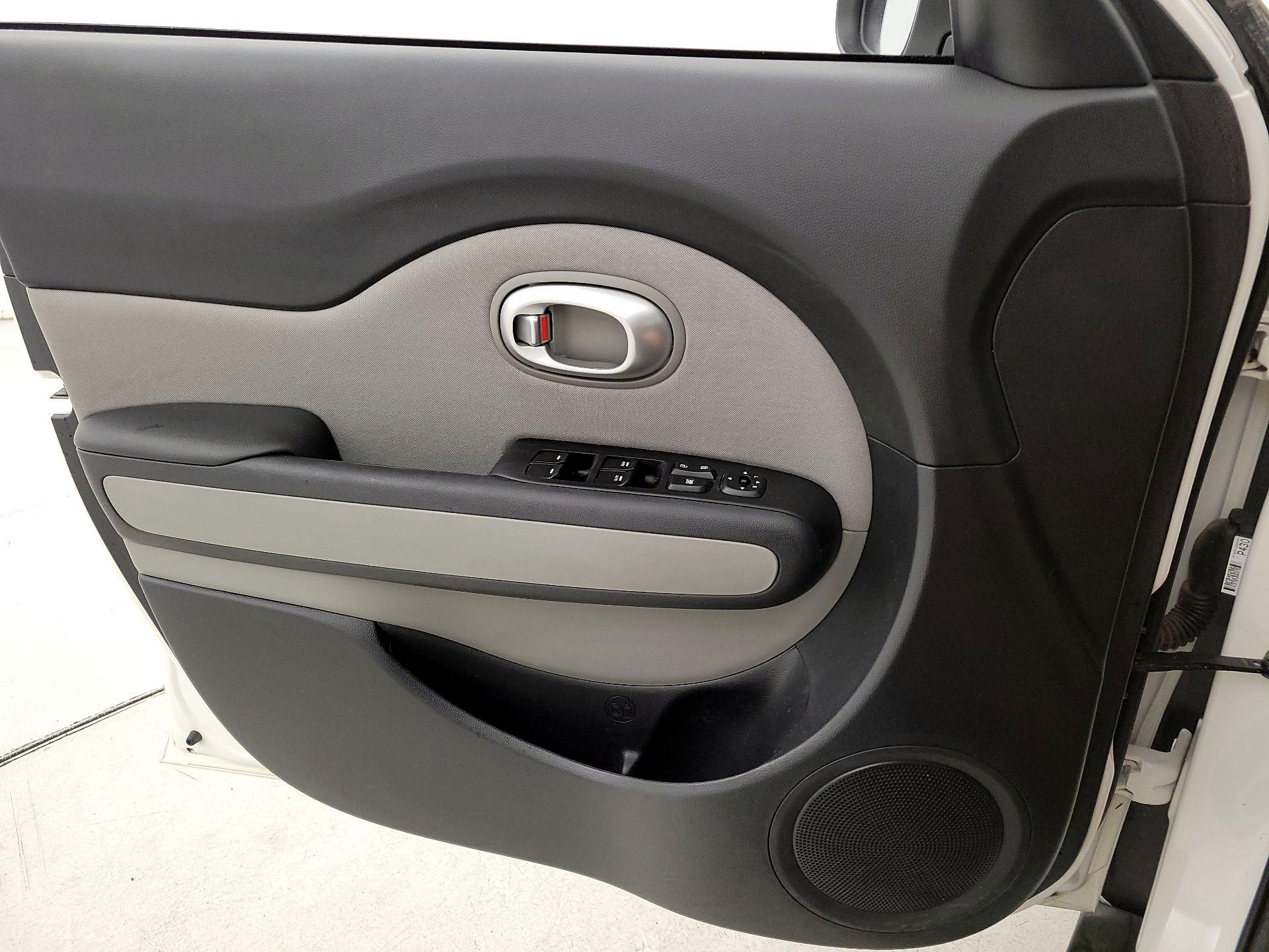 Thumbnail: 2016 Kia Soul - 12