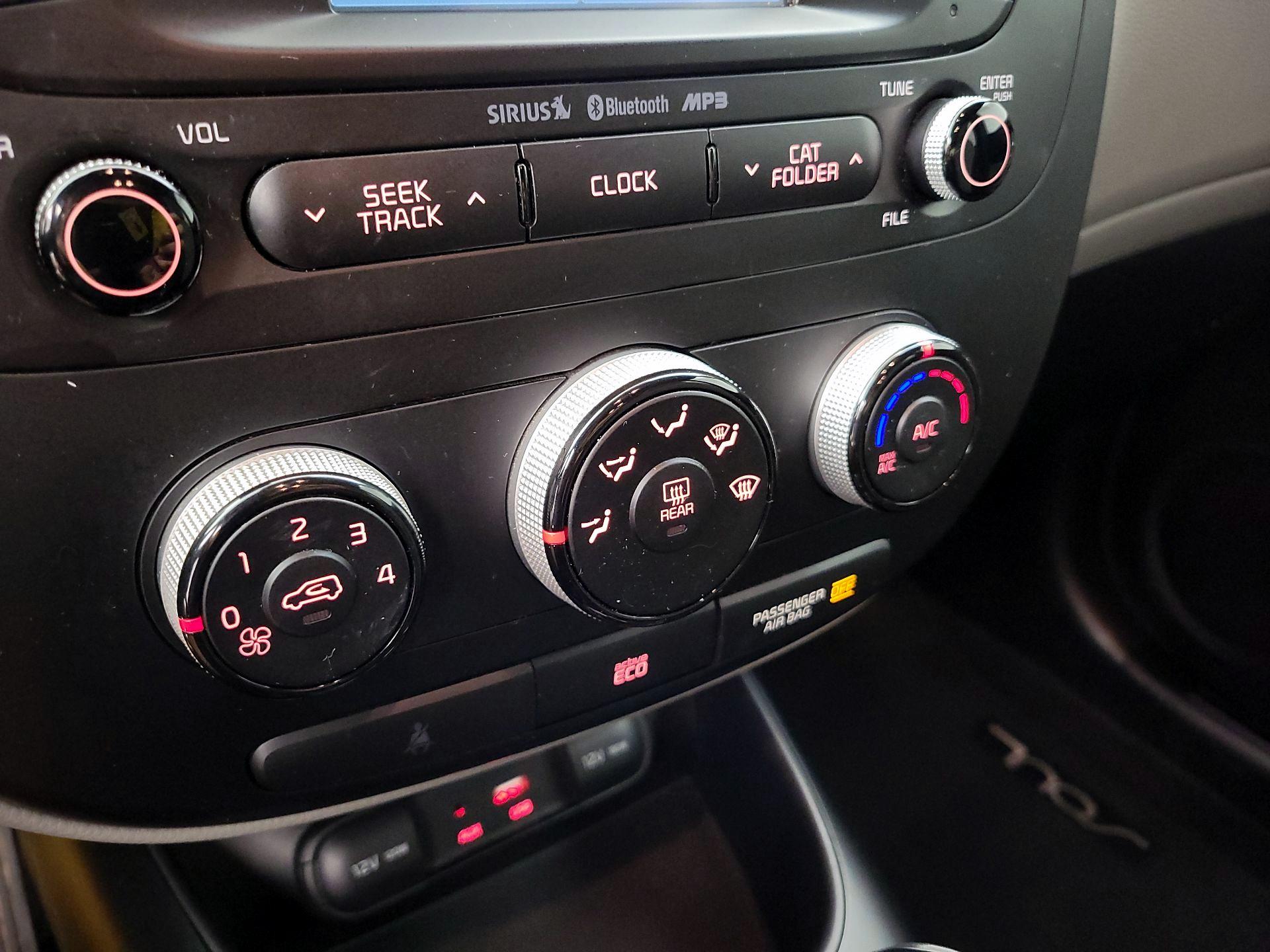 Thumbnail: 2016 Kia Soul - 16
