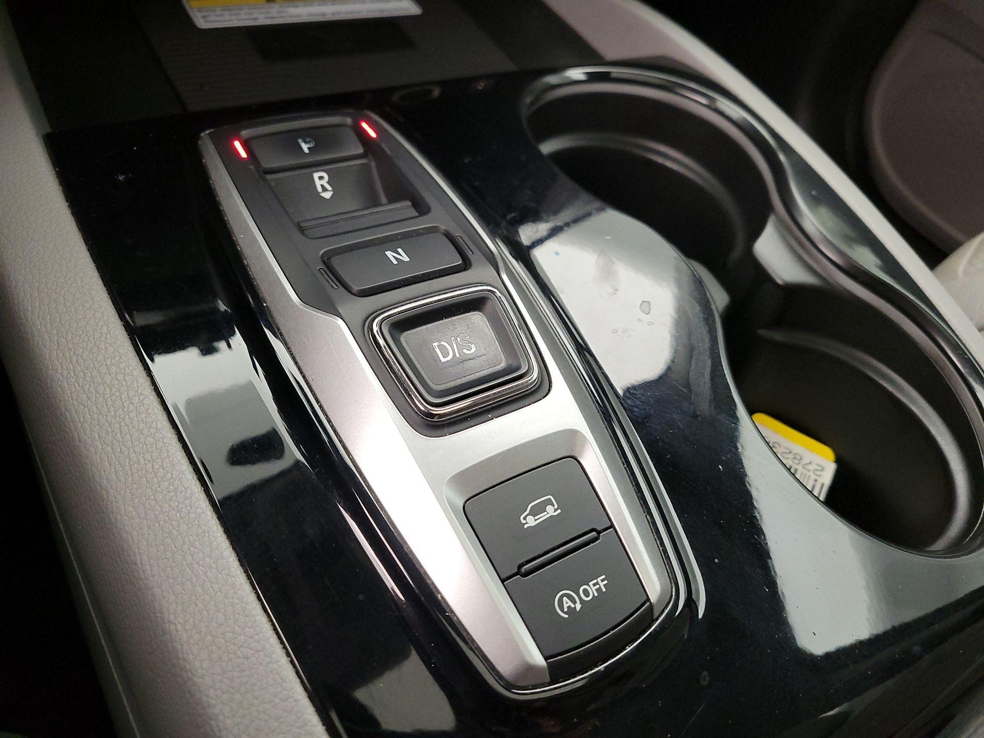 Thumbnail: 2019 Honda Pilot - 18