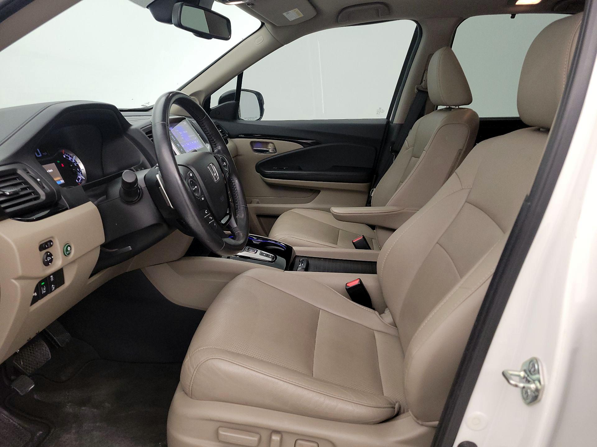 Thumbnail: 2018 Honda Pilot - 11