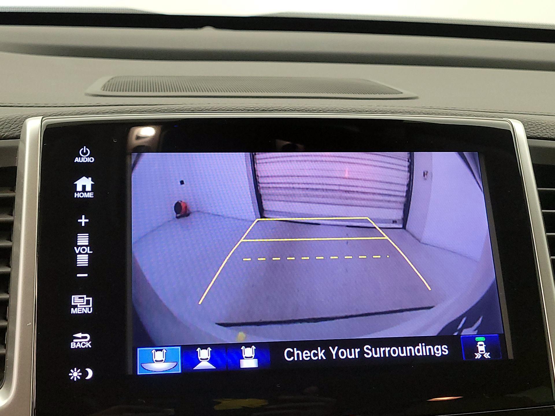 Thumbnail: 2018 Honda Pilot - 14