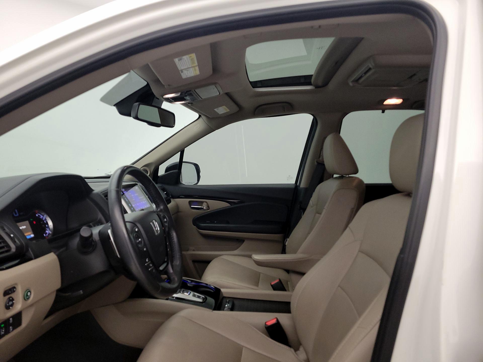 Thumbnail: 2018 Honda Pilot - 19