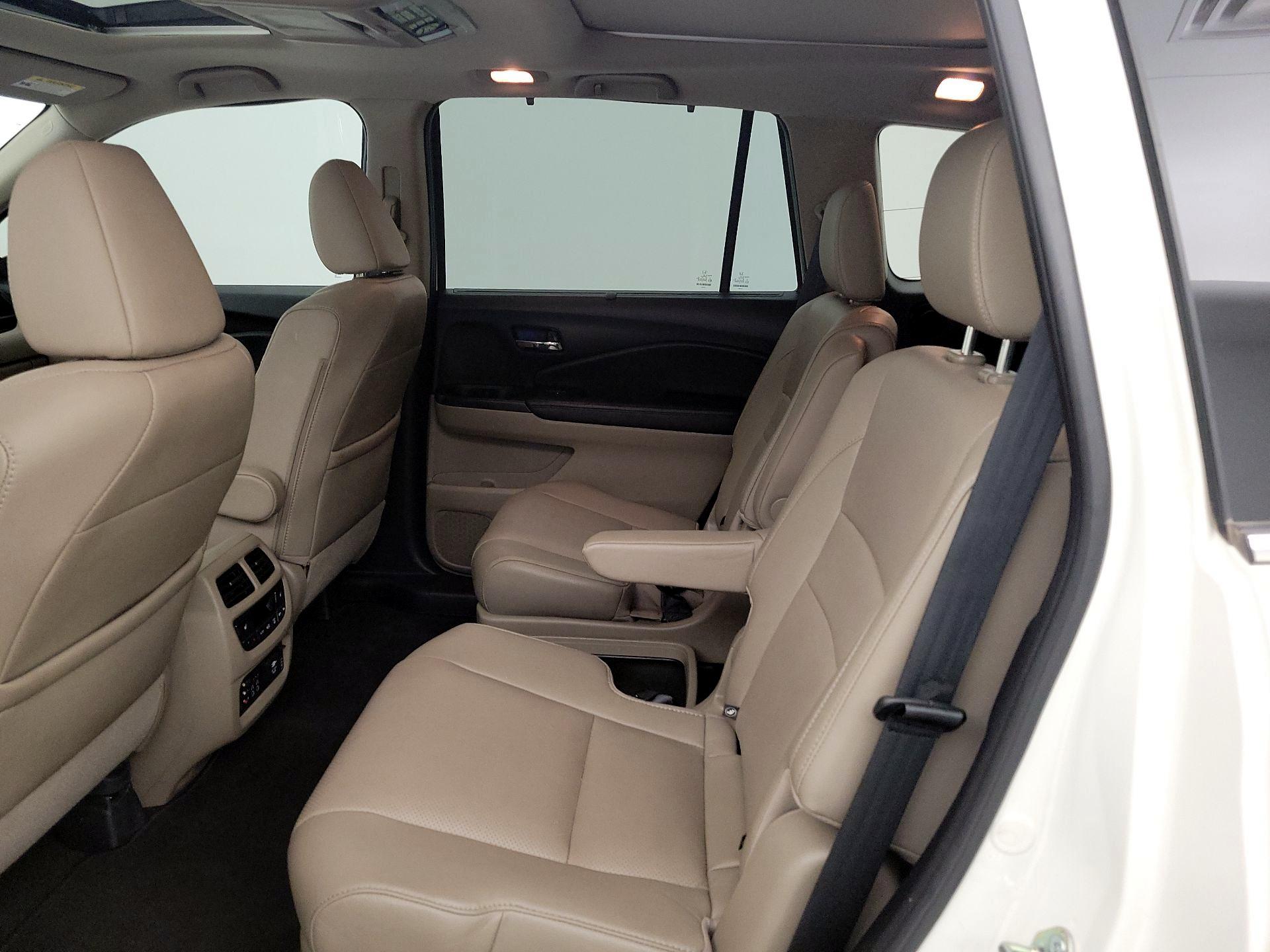 Thumbnail: 2018 Honda Pilot - 20