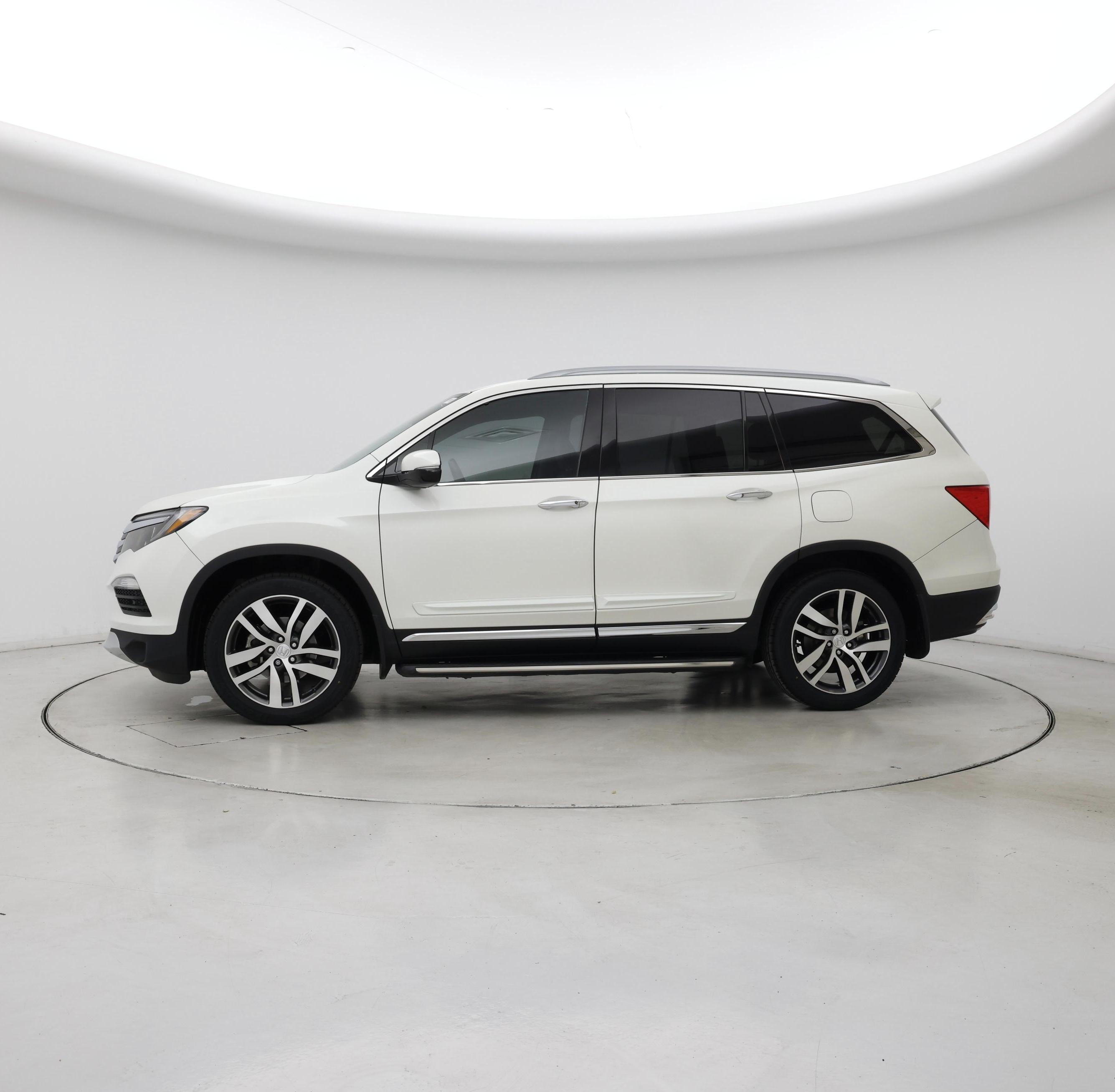 Thumbnail: 2018 Honda Pilot - 3