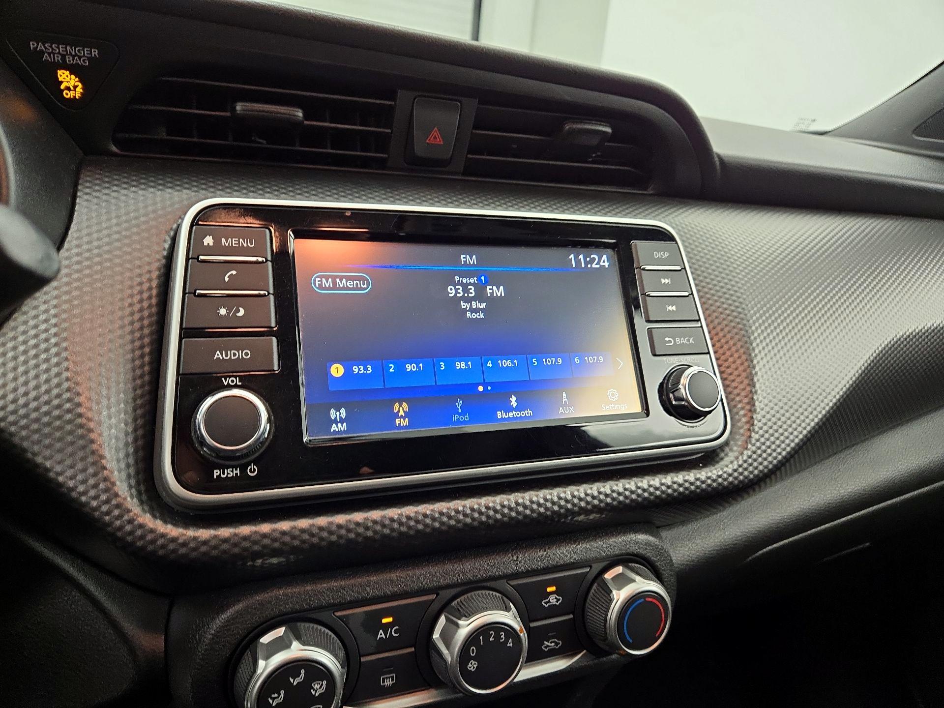 Thumbnail: 2018 Nissan Kicks - 15