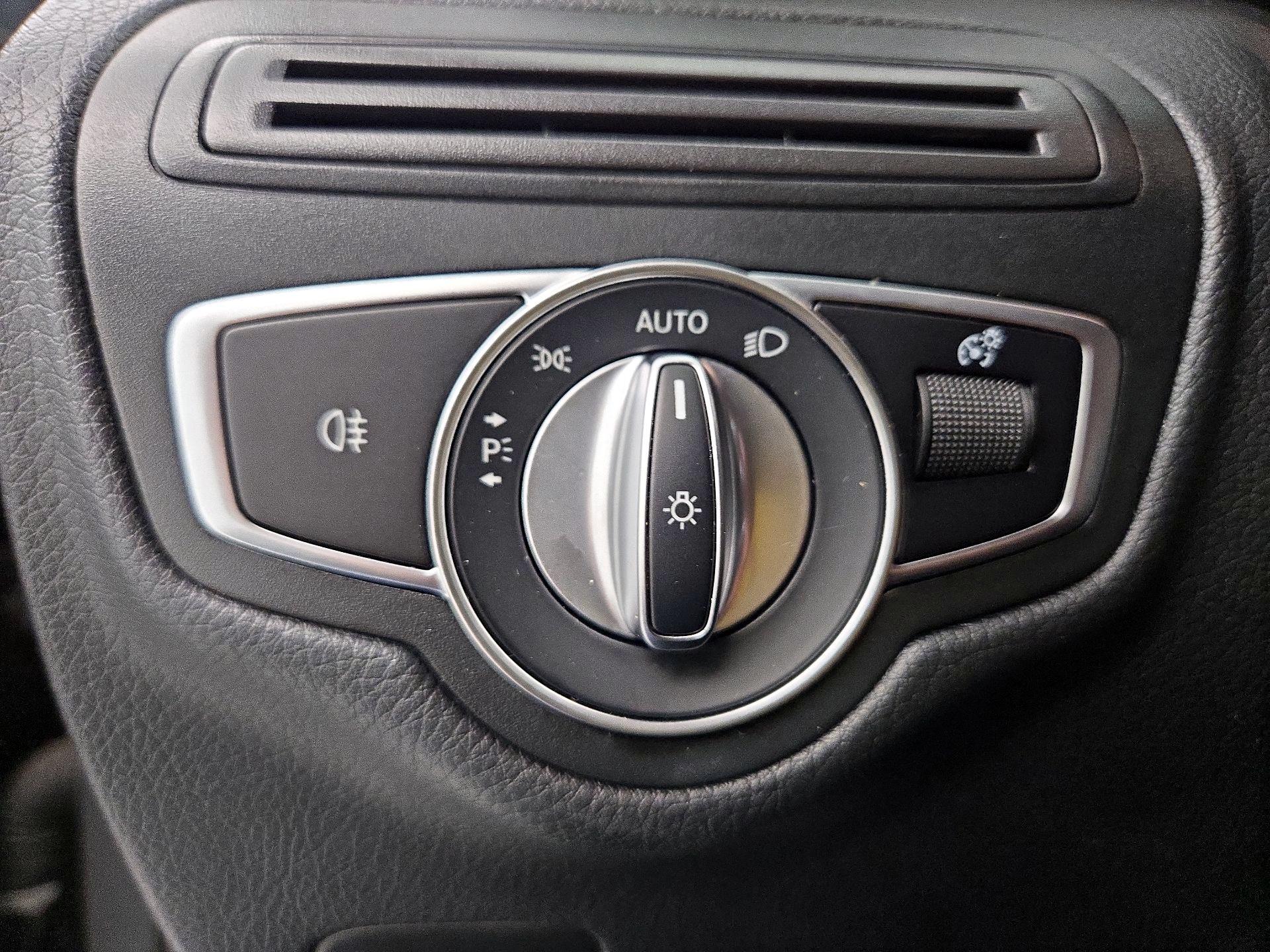 Thumbnail: 2022 Mercedes-Benz GLC - 13