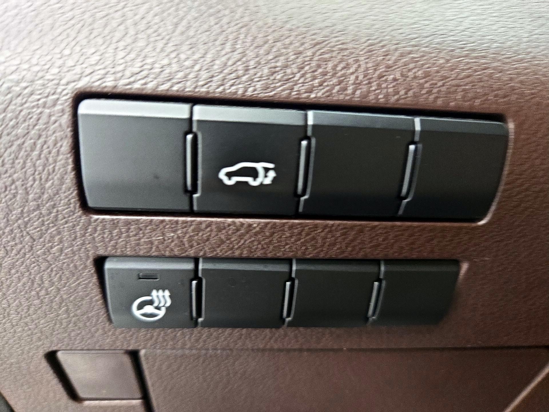 Thumbnail: 2016 Lexus RX - 13