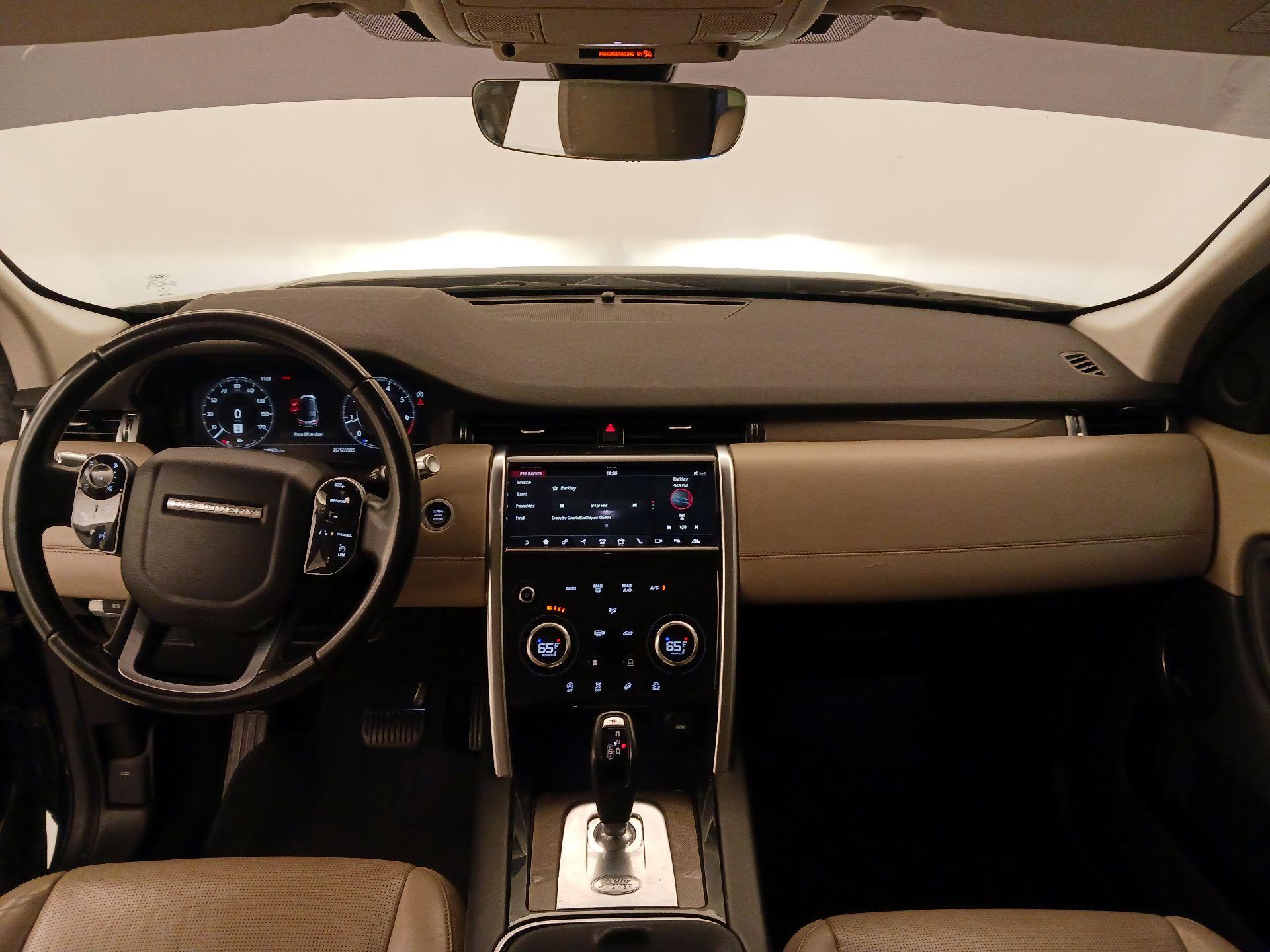 Thumbnail: 2020 Land Rover Discovery Sport - 9