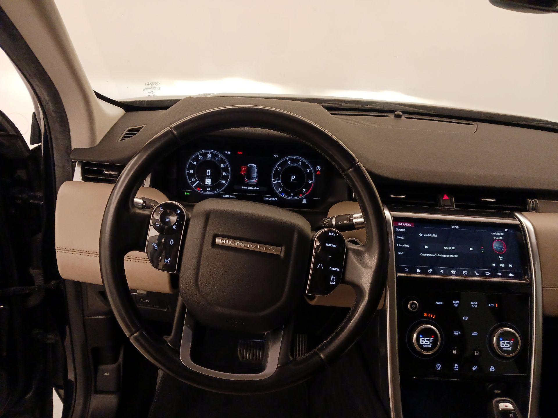 Thumbnail: 2020 Land Rover Discovery Sport - 10