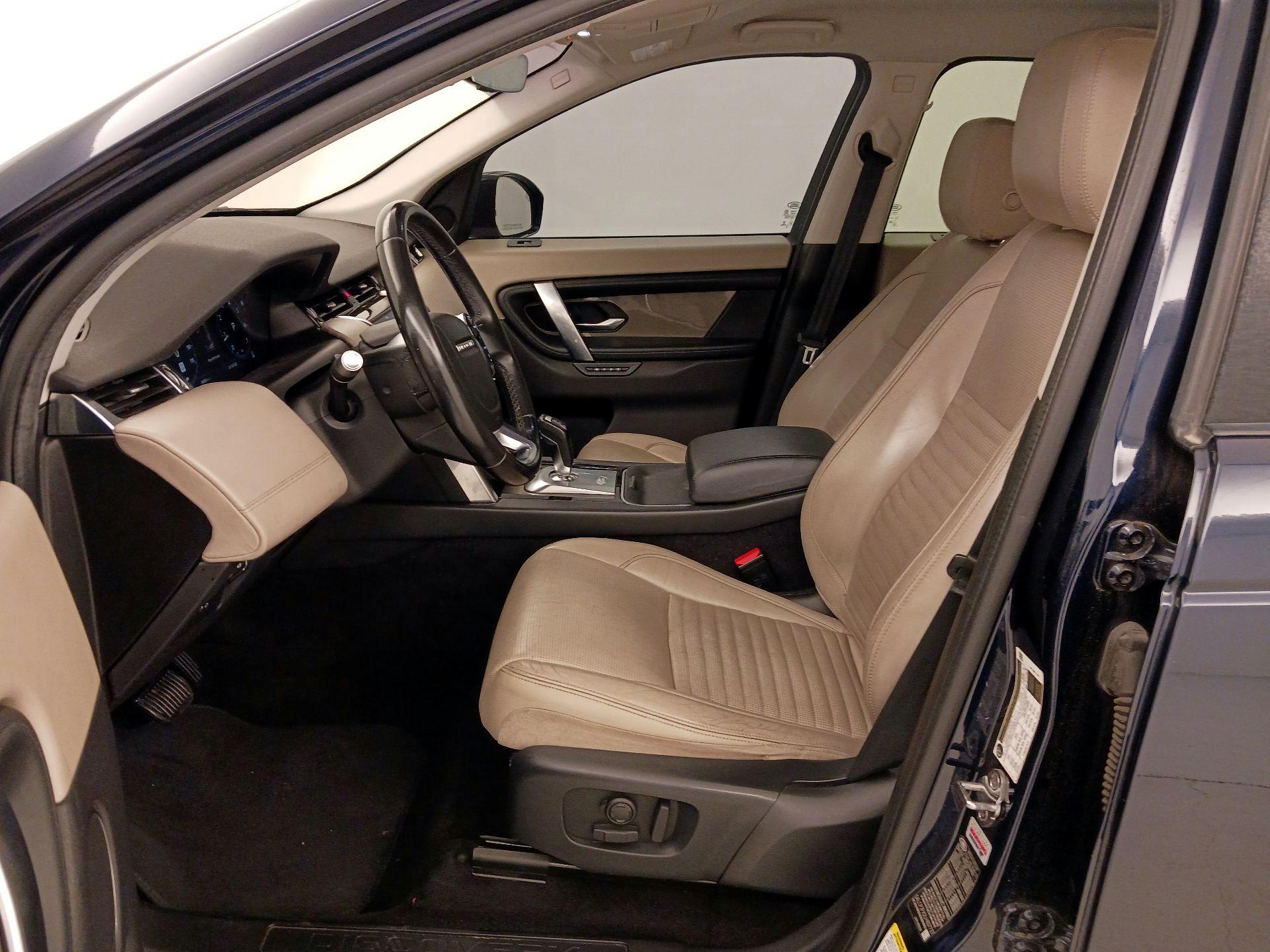 Thumbnail: 2020 Land Rover Discovery Sport - 11