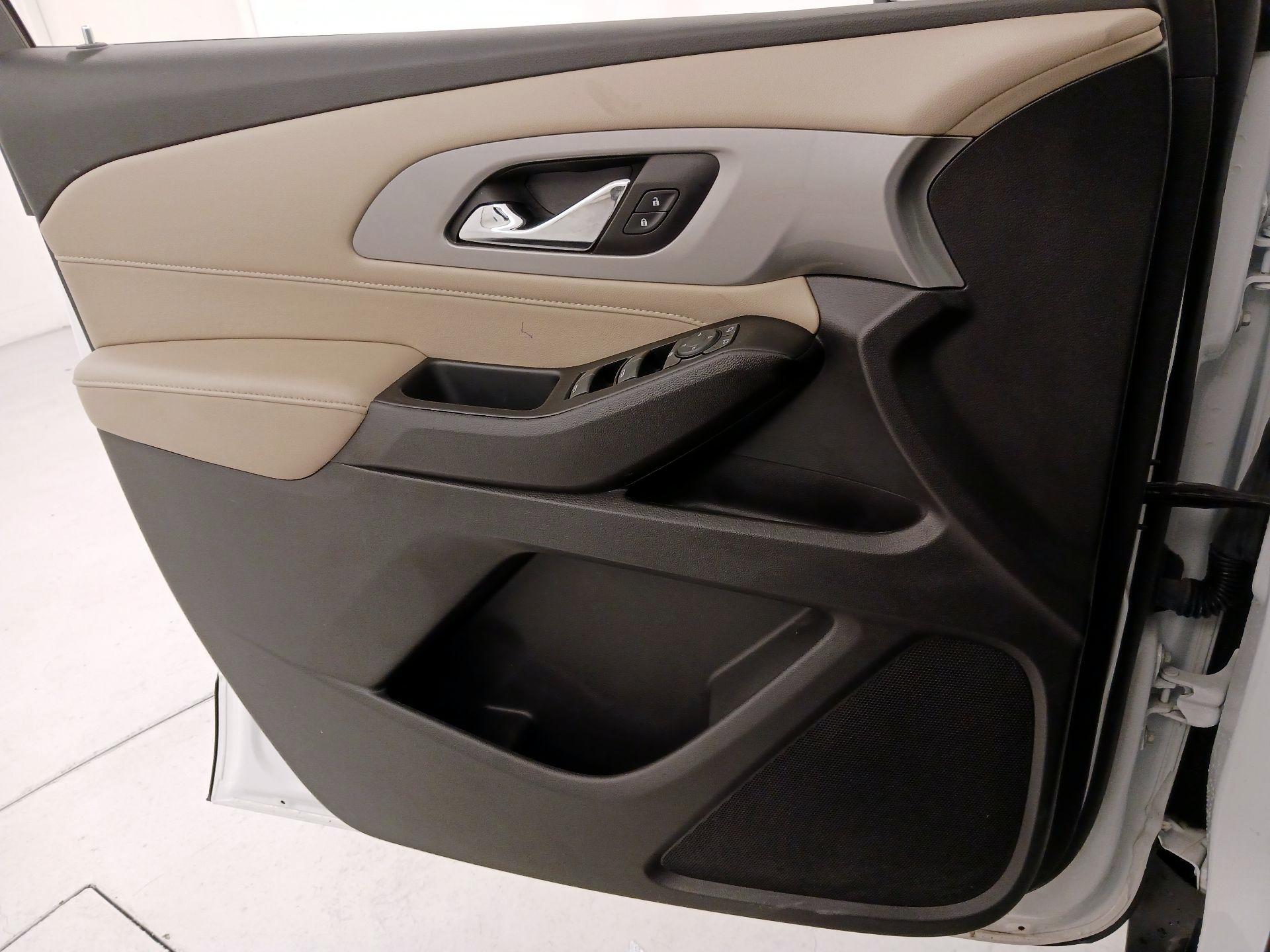 Thumbnail: 2023 Chevrolet Traverse - 12