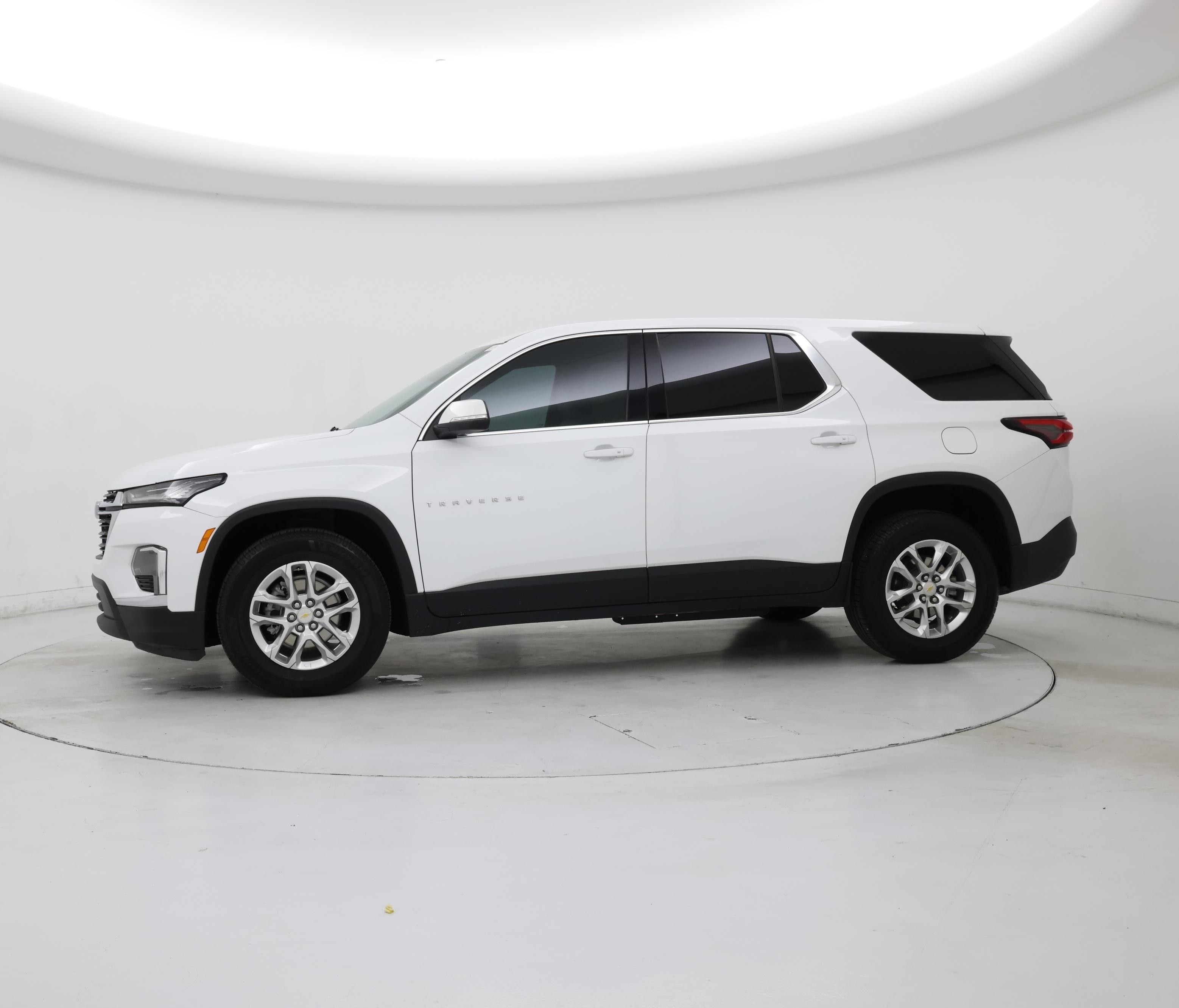 Thumbnail: 2023 Chevrolet Traverse - 3