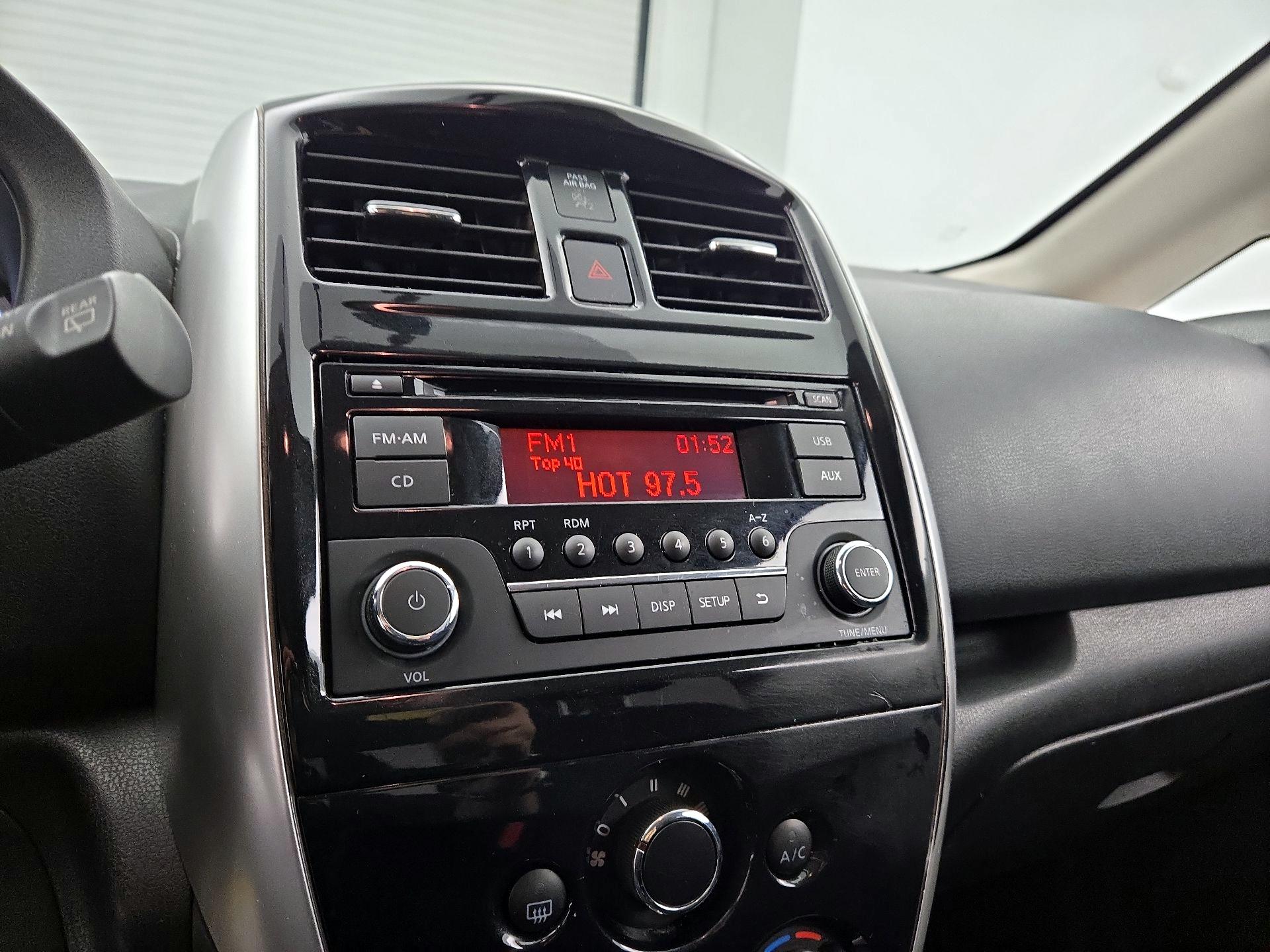 Thumbnail: 2015 Nissan Versa Note - 14