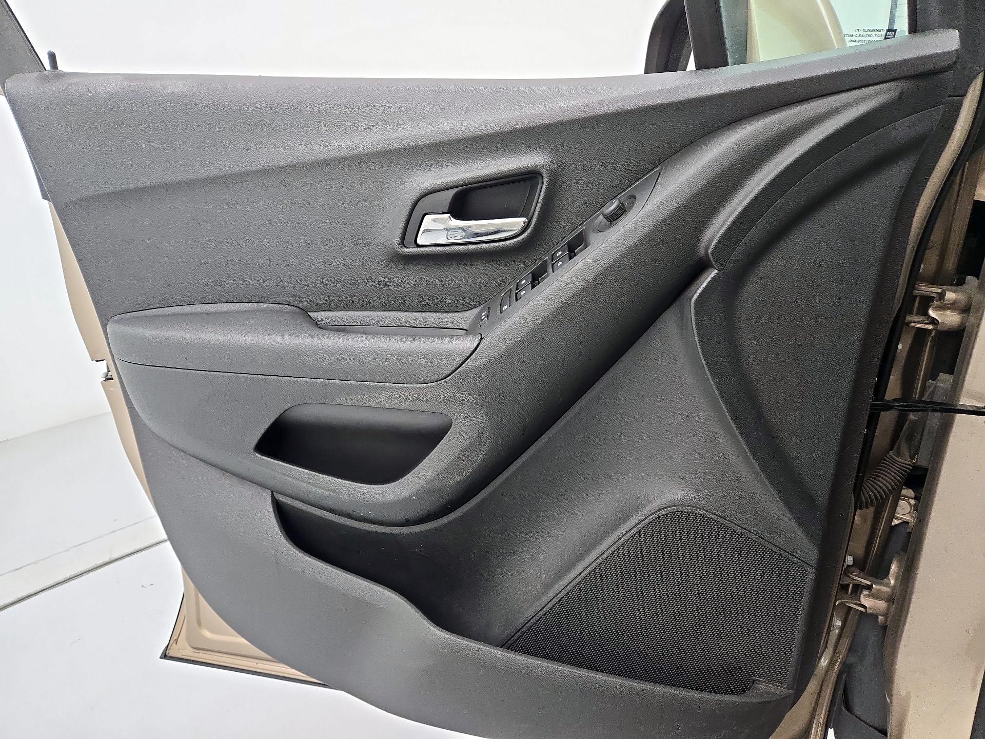 Thumbnail: 2018 Chevrolet Trax - 12