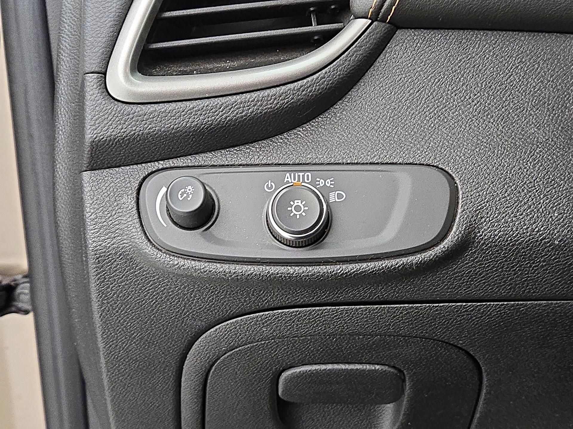 Thumbnail: 2018 Chevrolet Trax - 13