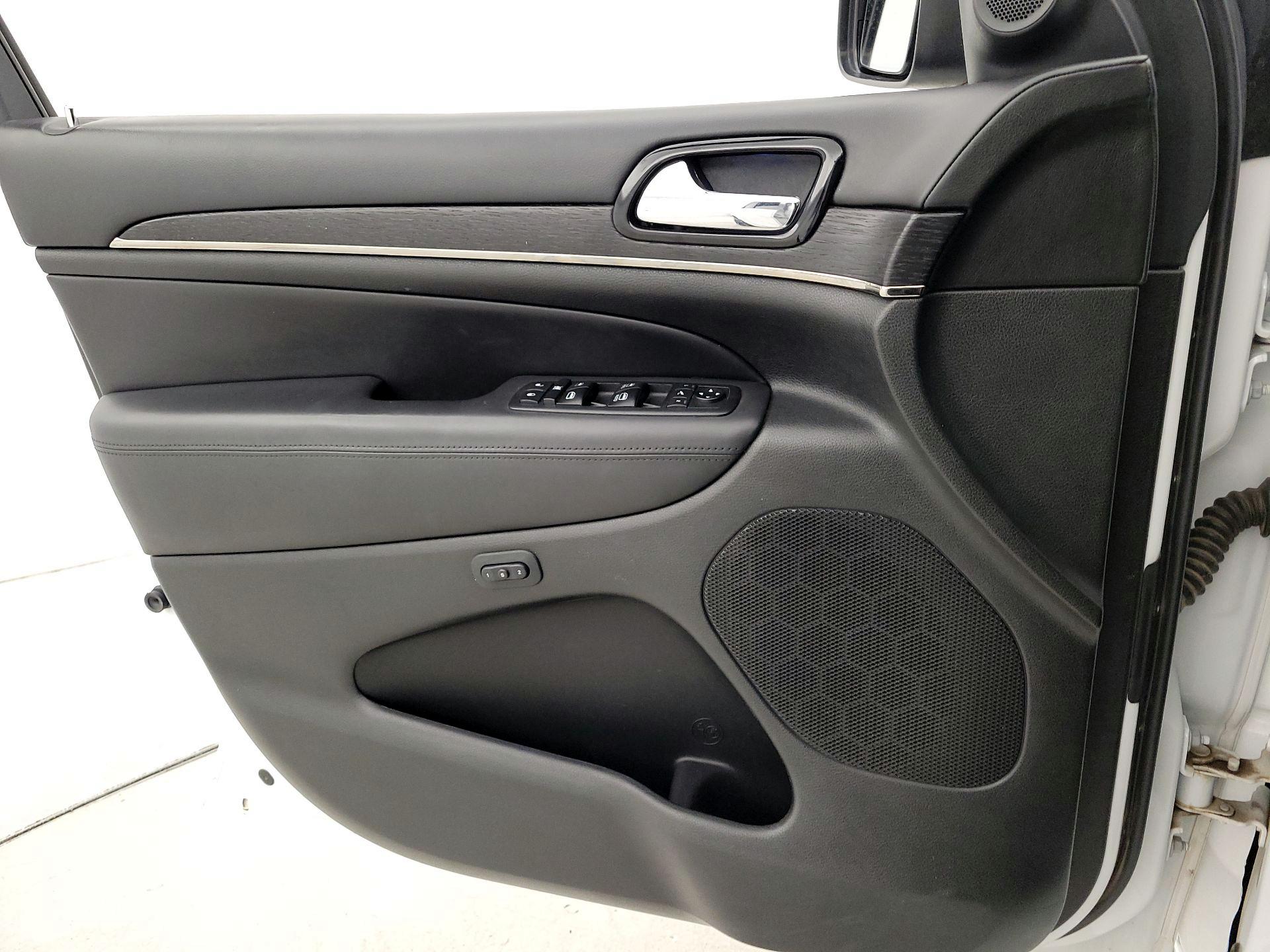 Thumbnail: 2020 Jeep Grand Cherokee - 12