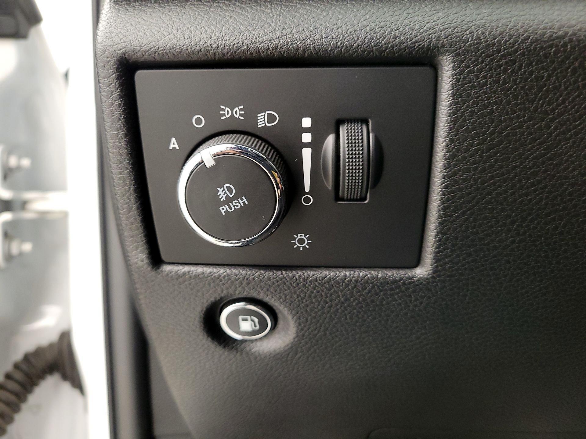 Thumbnail: 2020 Jeep Grand Cherokee - 13