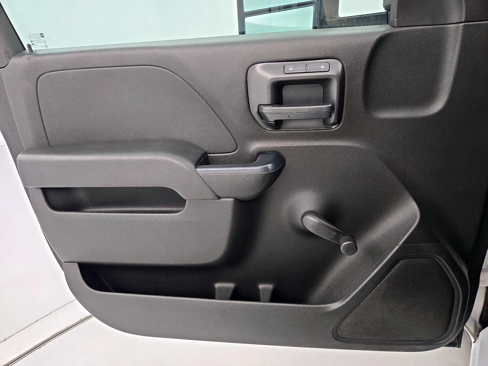 Thumbnail: 2018 Chevrolet Silverado 1500 - 12