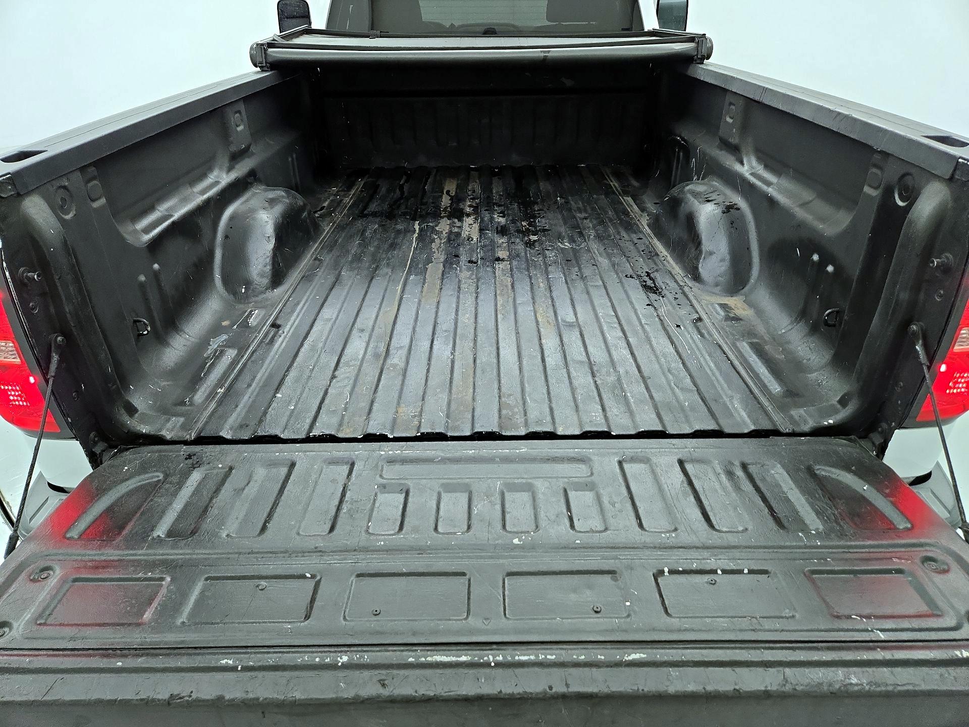 Thumbnail: 2018 Chevrolet Silverado 1500 - 19