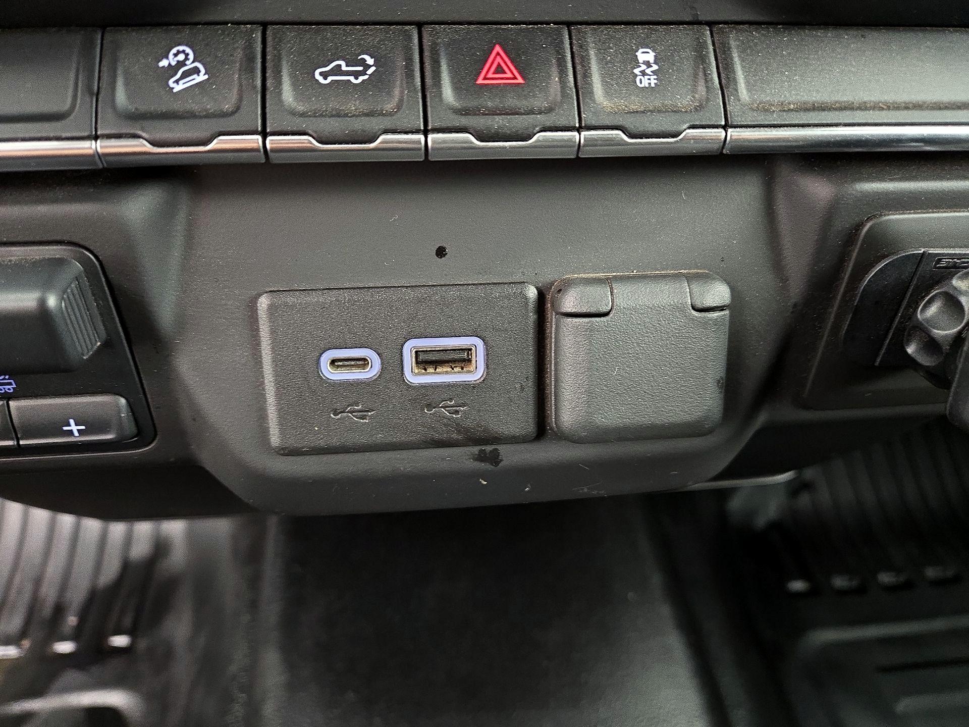 Thumbnail: 2021 GMC Sierra 2500 - 18