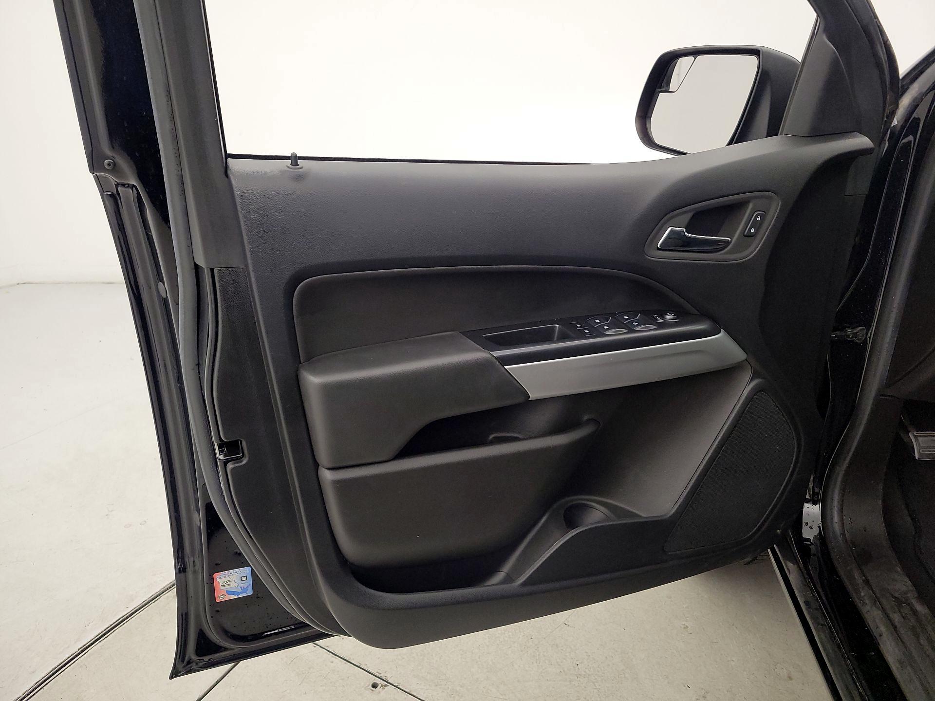 Thumbnail: 2022 Chevrolet Colorado - 12