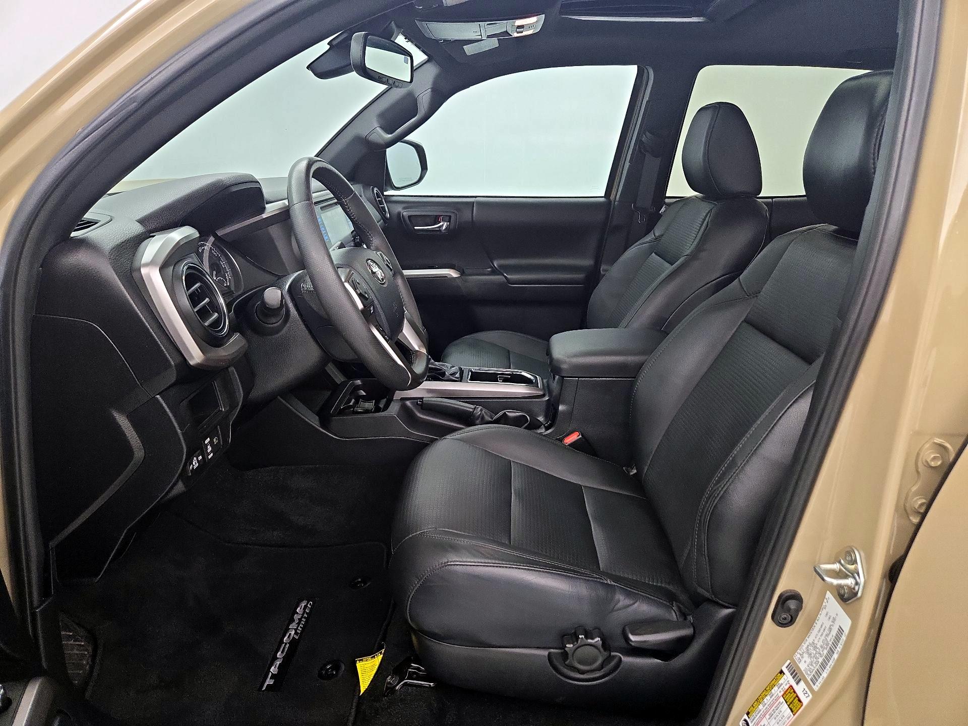 Thumbnail: 2018 Toyota Tacoma - 11