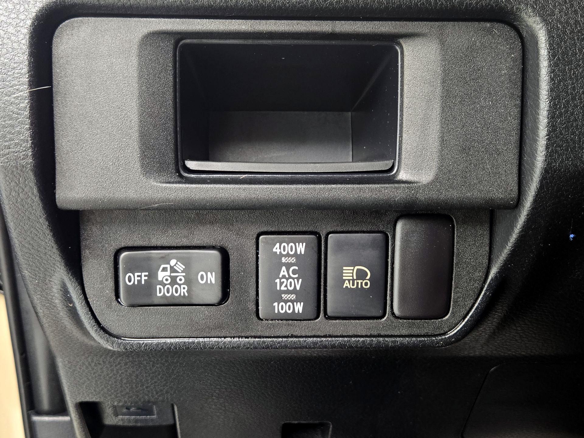 Thumbnail: 2018 Toyota Tacoma - 13