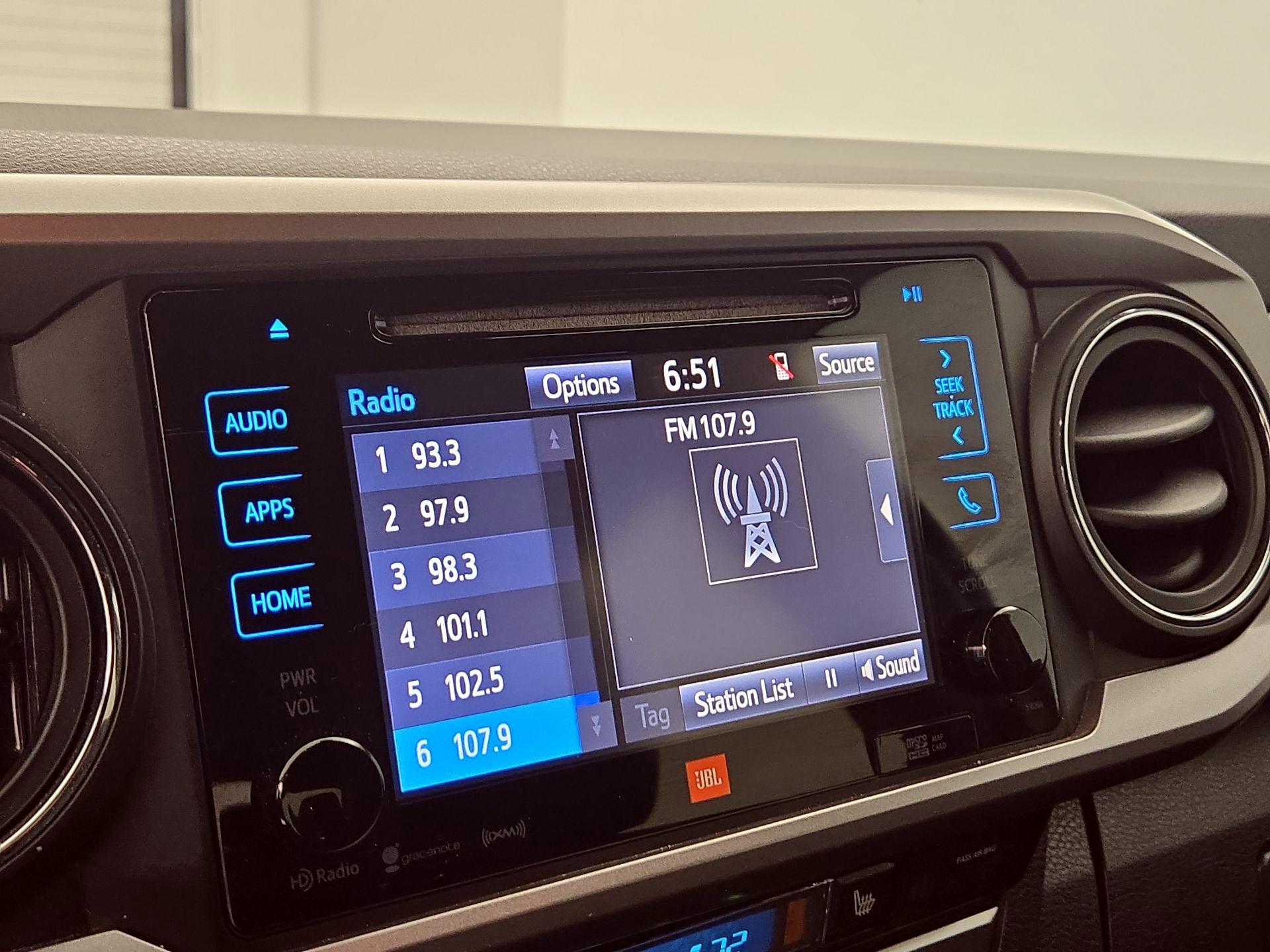 Thumbnail: 2018 Toyota Tacoma - 15