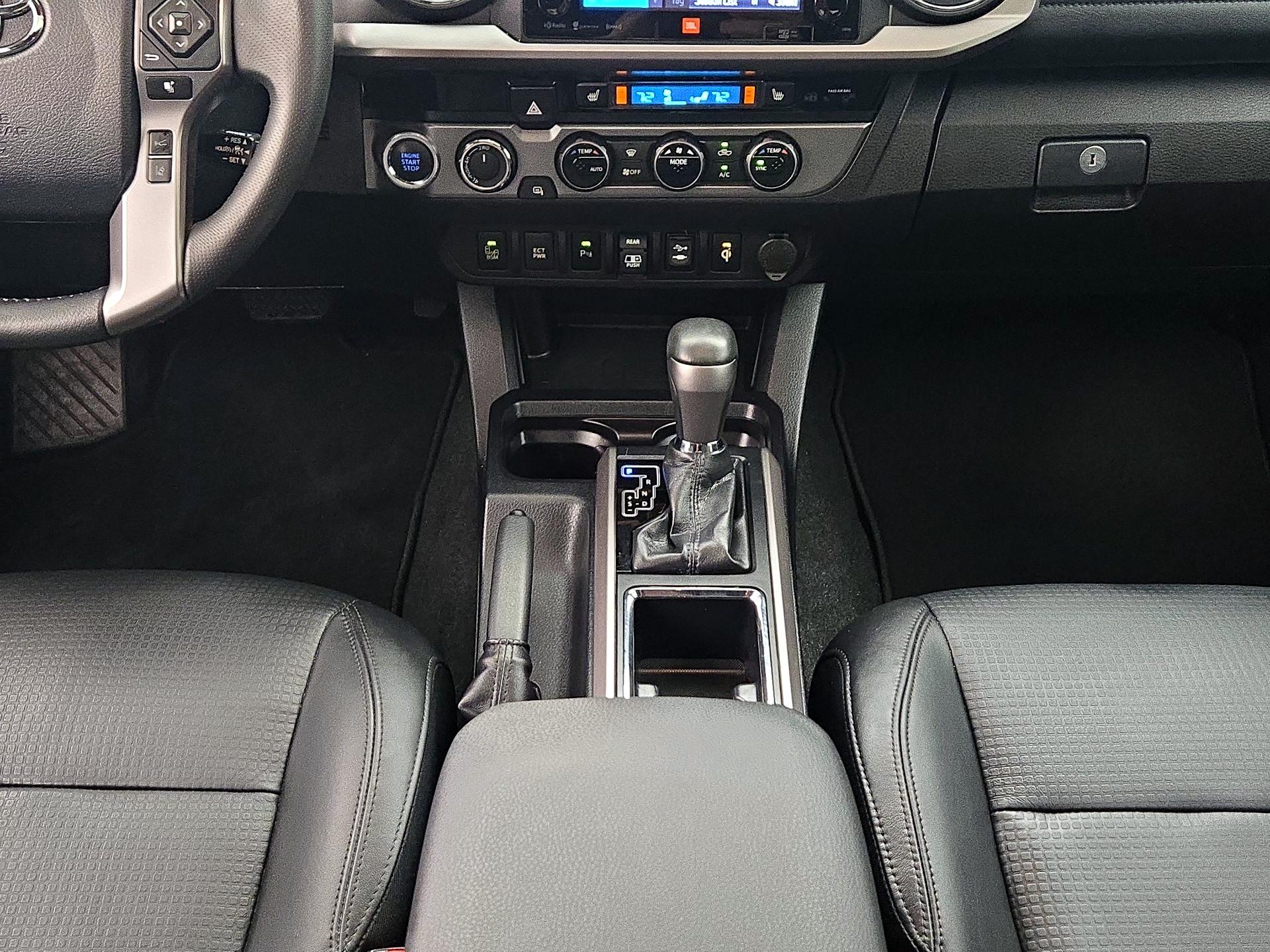 Thumbnail: 2018 Toyota Tacoma - 17