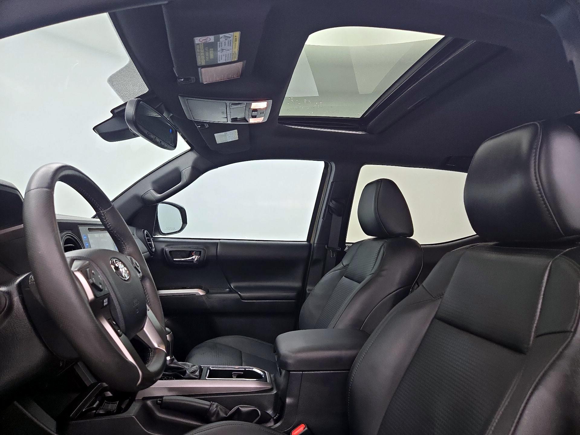 Thumbnail: 2018 Toyota Tacoma - 19