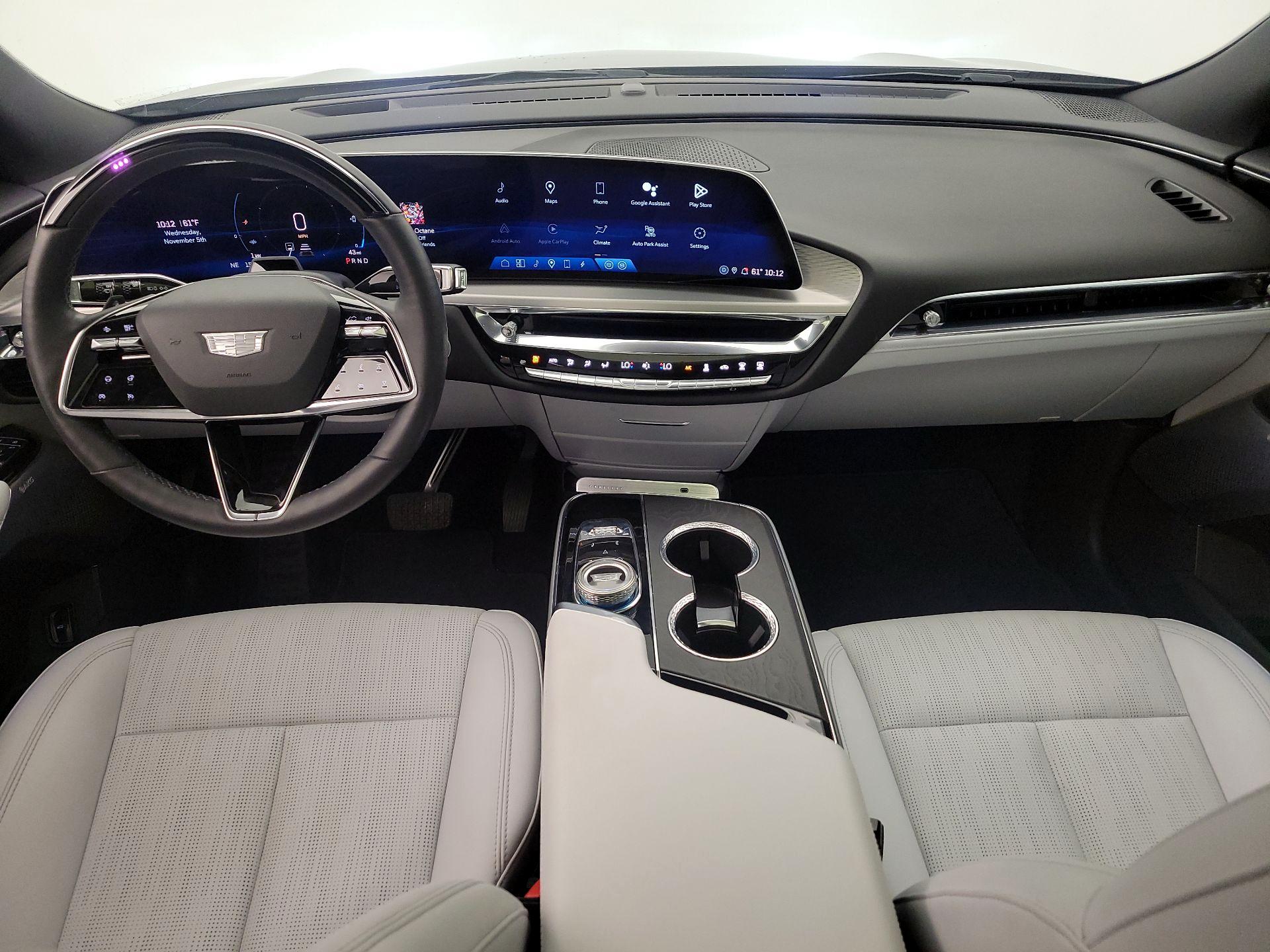 Thumbnail: 2023 Cadillac Lyriq - 9