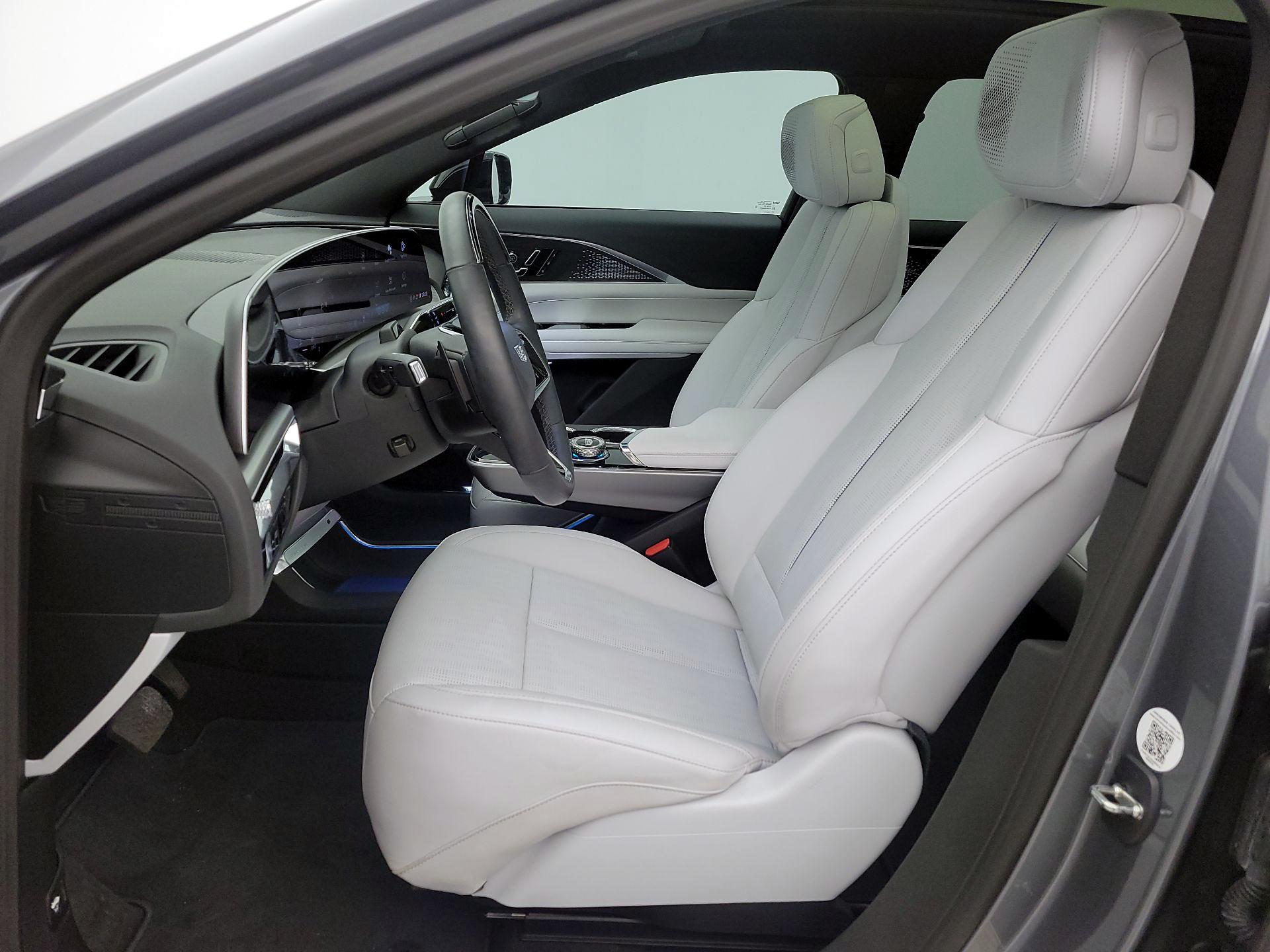 Thumbnail: 2023 Cadillac Lyriq - 11