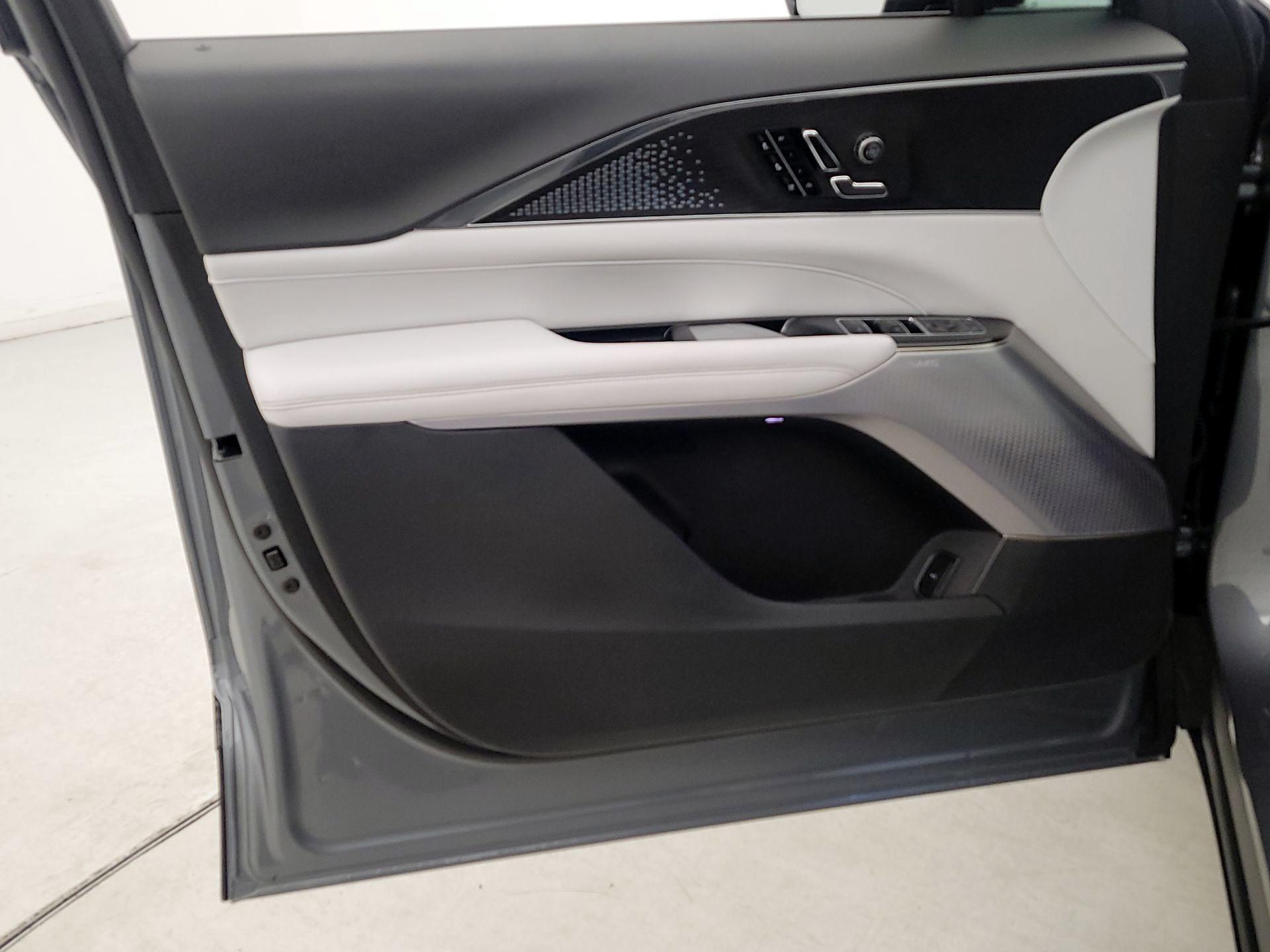 Thumbnail: 2023 Cadillac Lyriq - 12