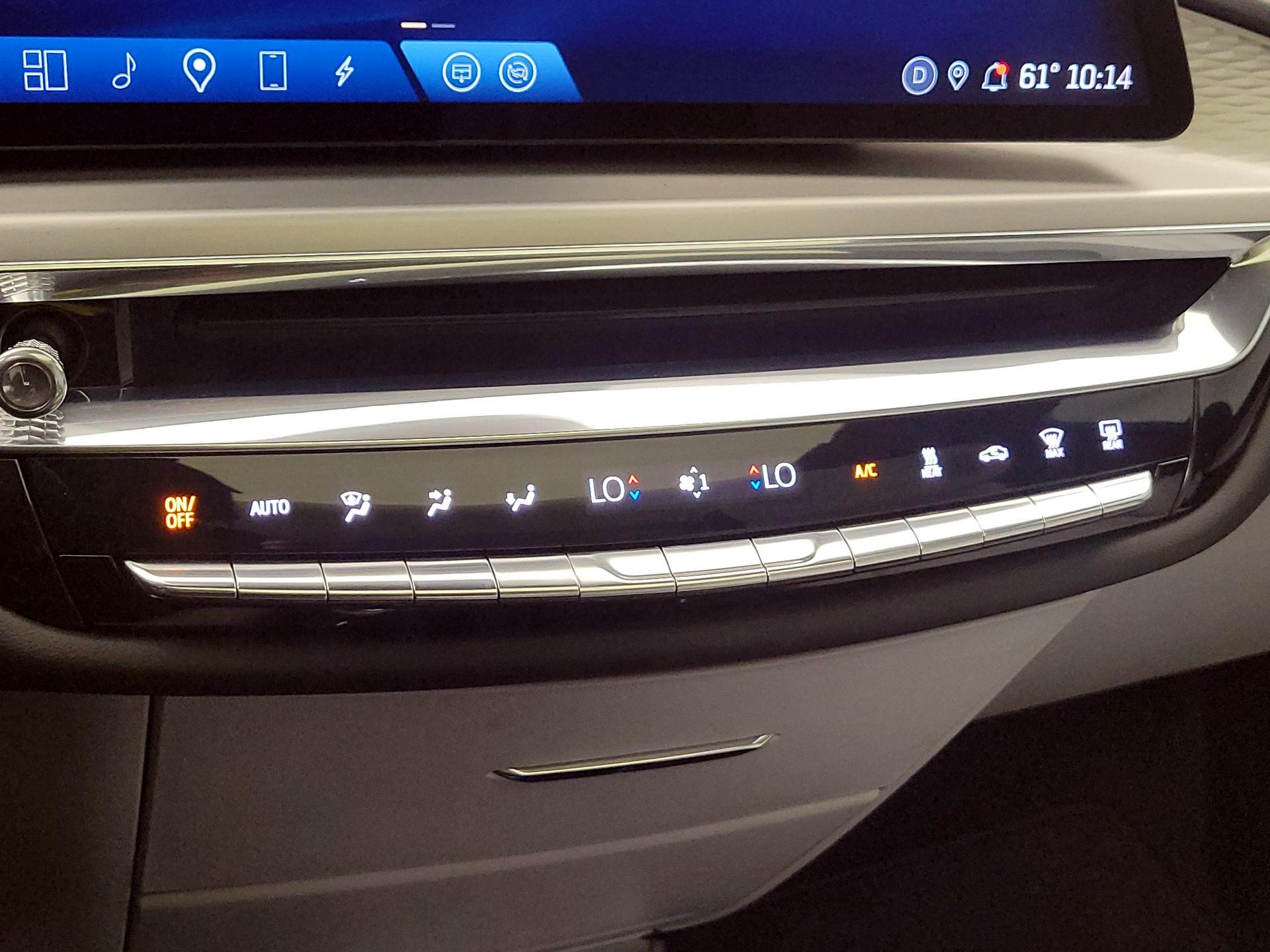 Thumbnail: 2023 Cadillac Lyriq - 16