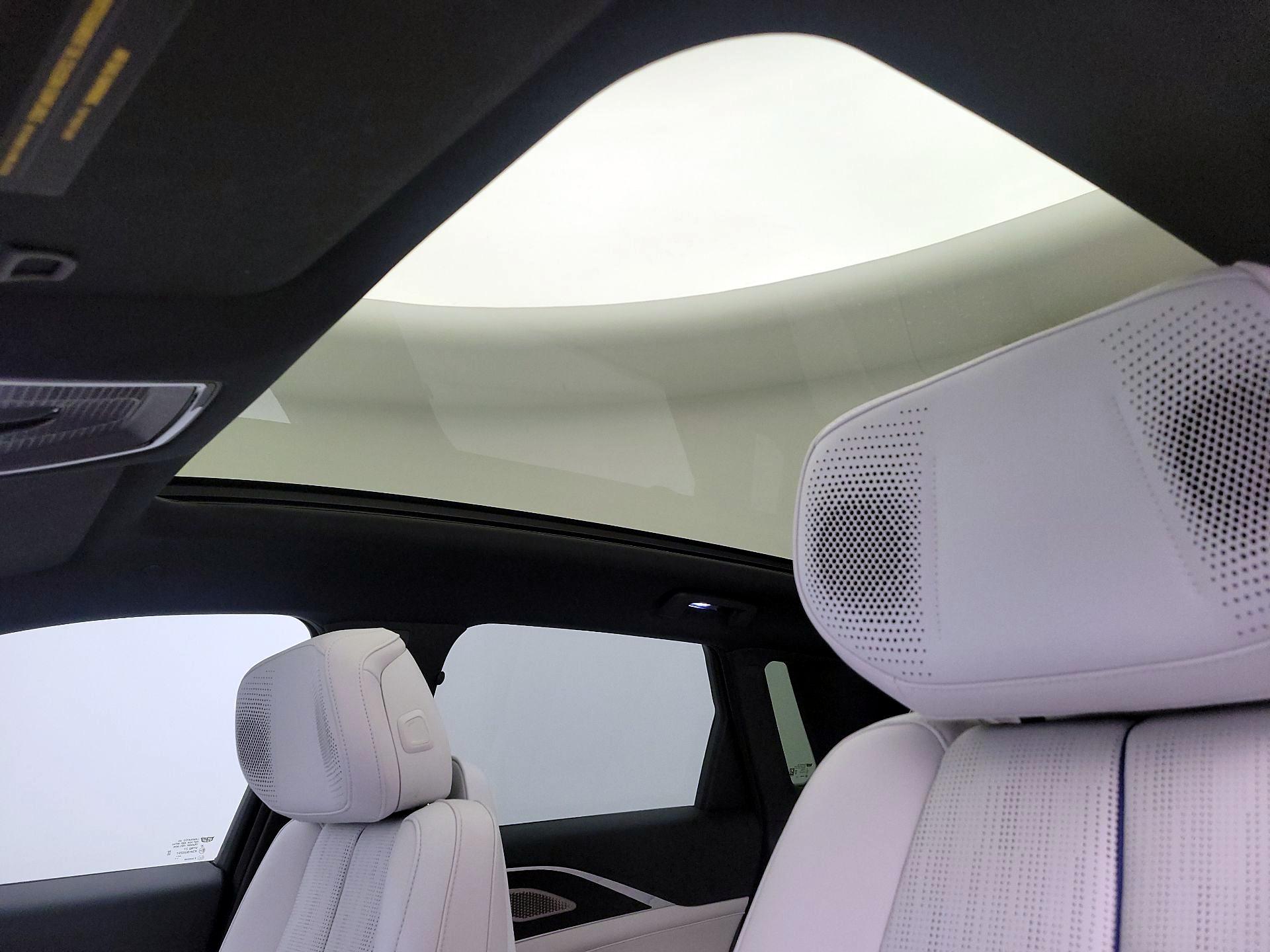 Thumbnail: 2023 Cadillac Lyriq - 19