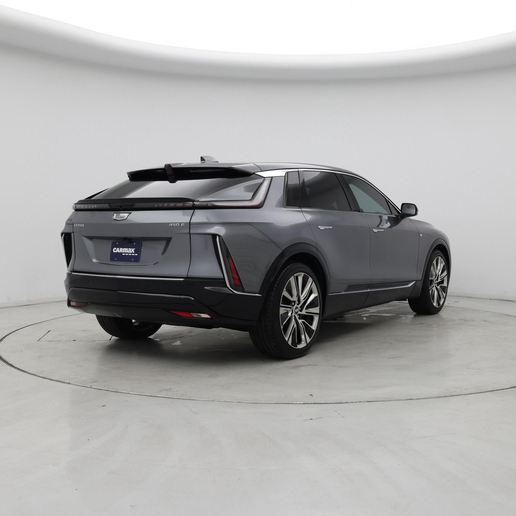 Thumbnail: 2023 Cadillac Lyriq - 8