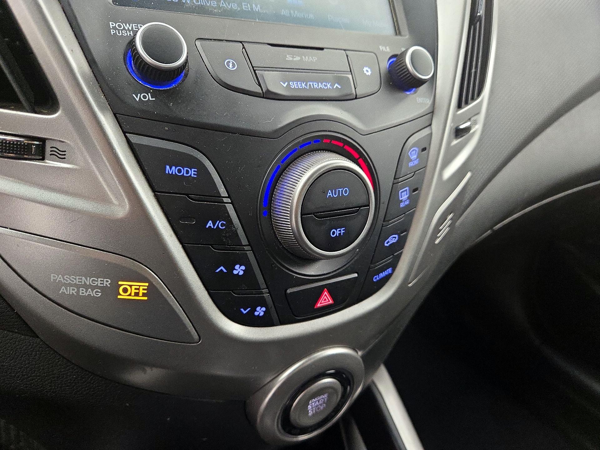 Thumbnail: 2017 Hyundai Veloster - 17