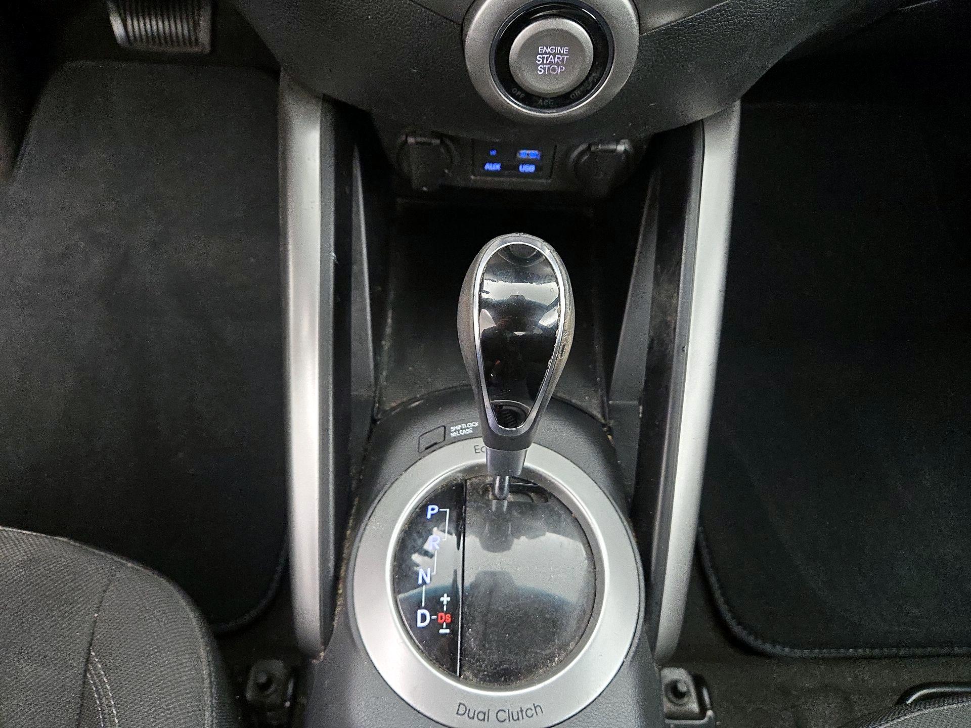 Thumbnail: 2017 Hyundai Veloster - 18