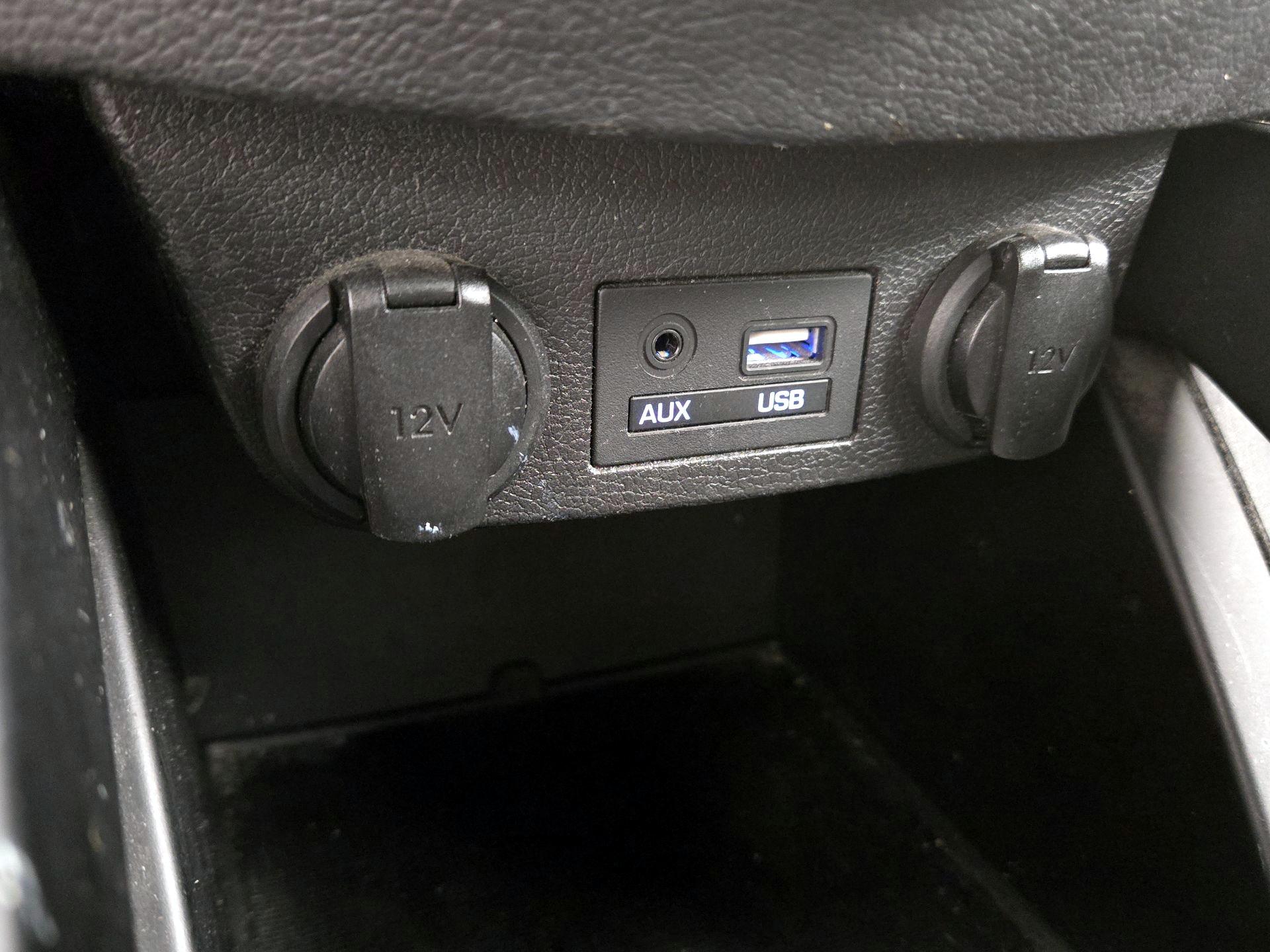 Thumbnail: 2017 Hyundai Veloster - 19