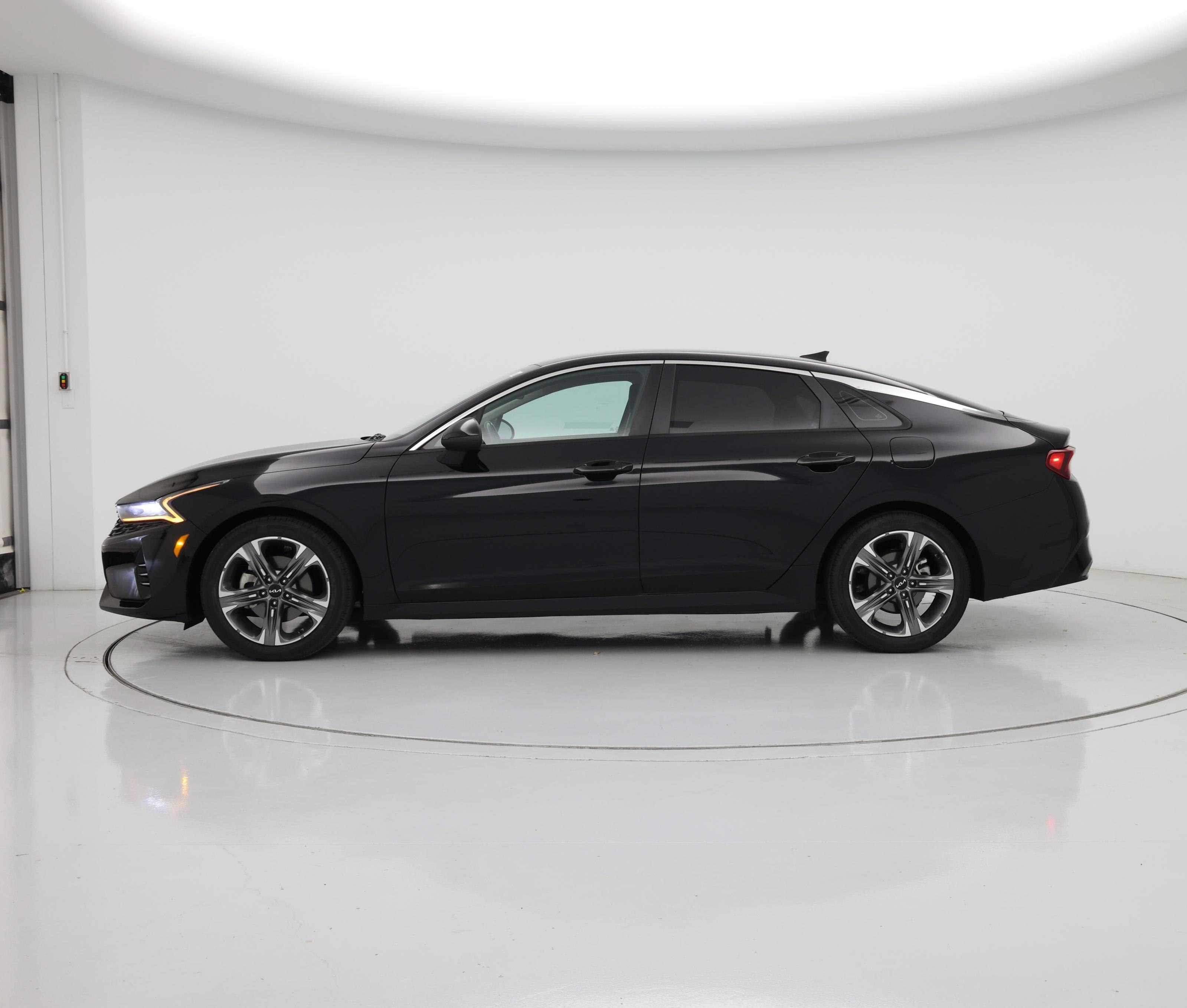 Thumbnail: 2022 Kia K5 - 3