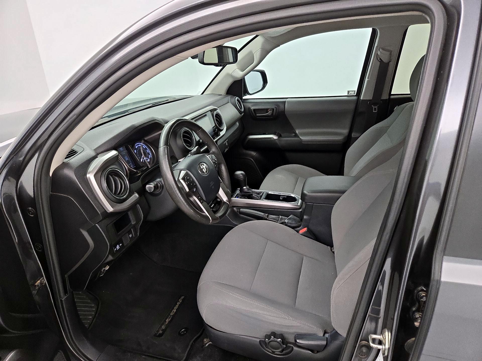 Thumbnail: 2019 Toyota Tacoma - 11