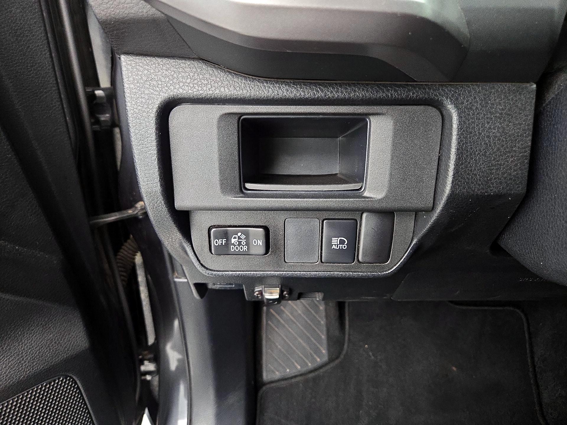 Thumbnail: 2019 Toyota Tacoma - 13