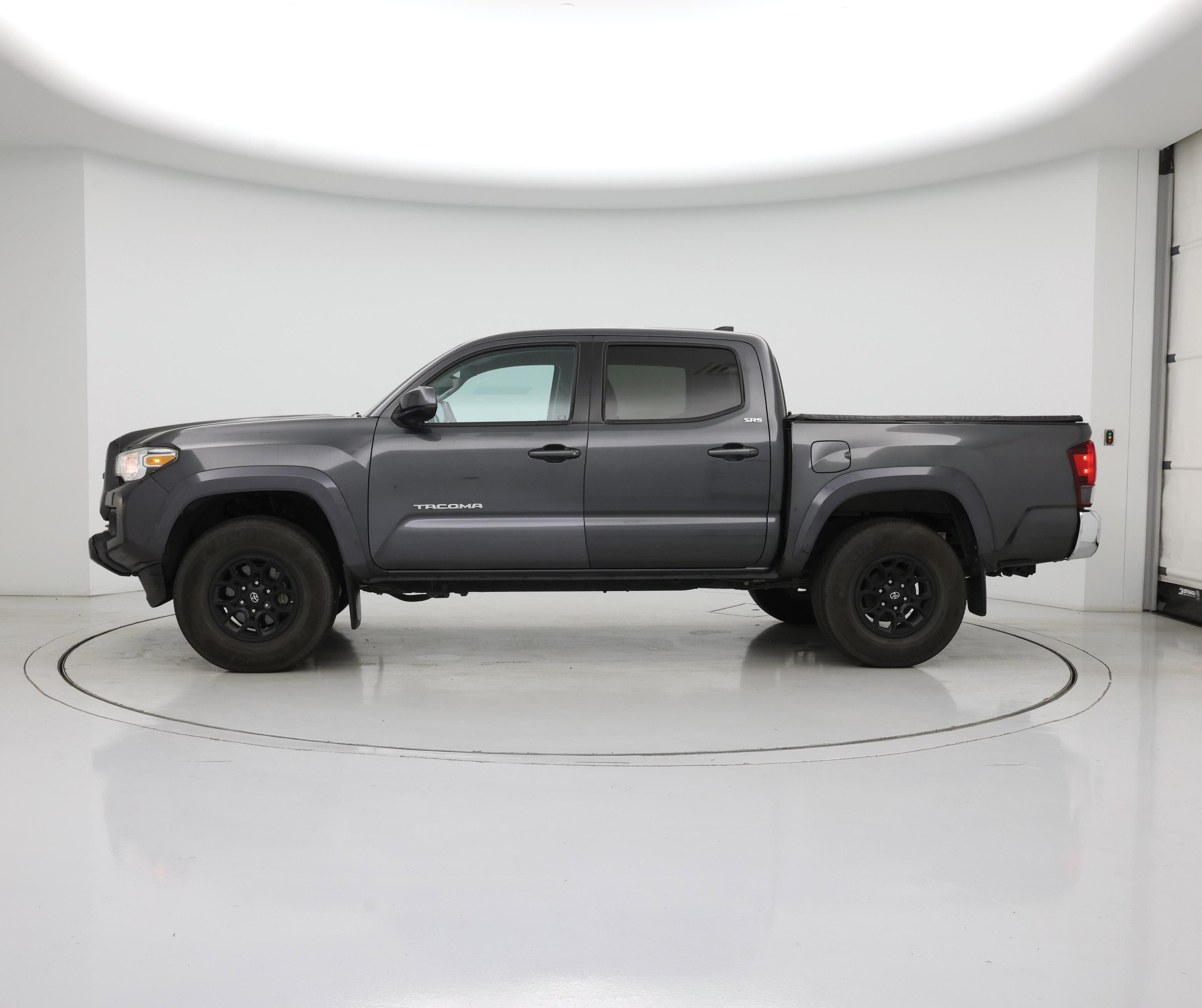 Thumbnail: 2019 Toyota Tacoma - 3